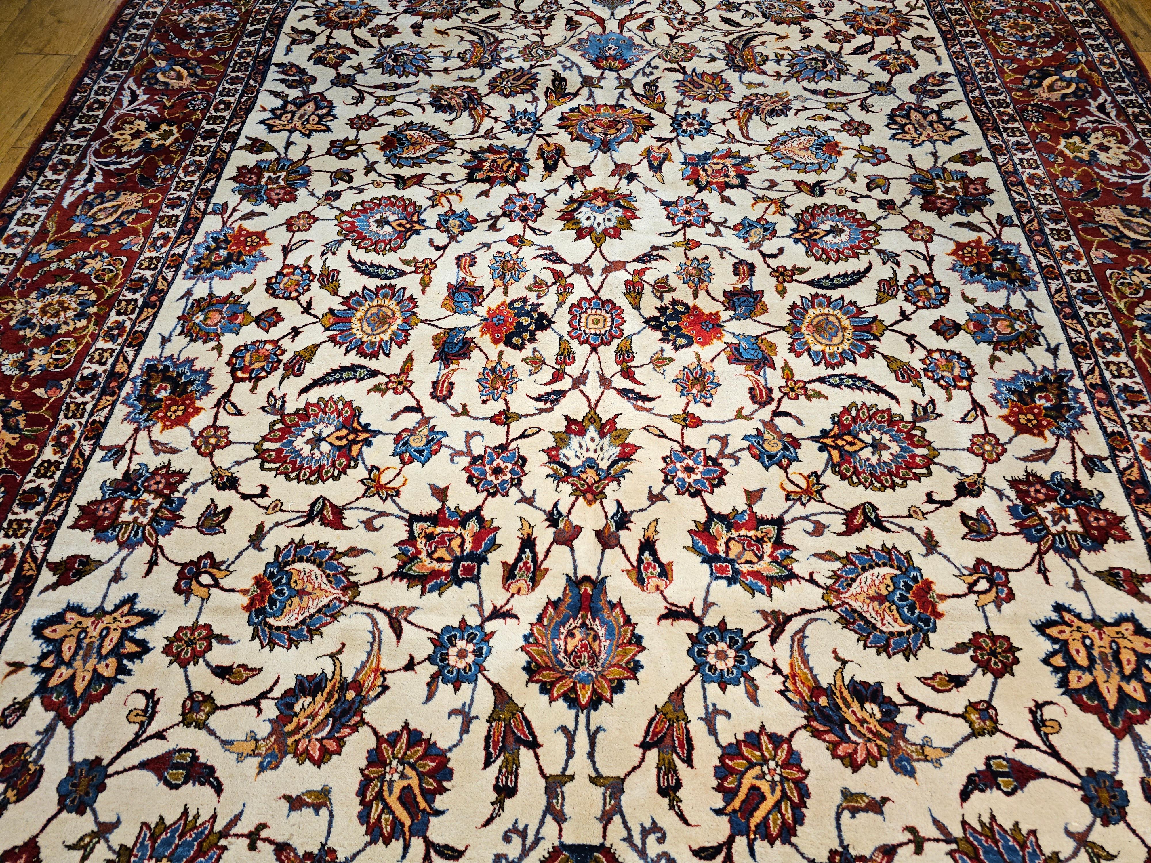 Persischer Isfahan in Allover-Blumenmuster in Elfenbein, Rot, Blau im Angebot 2