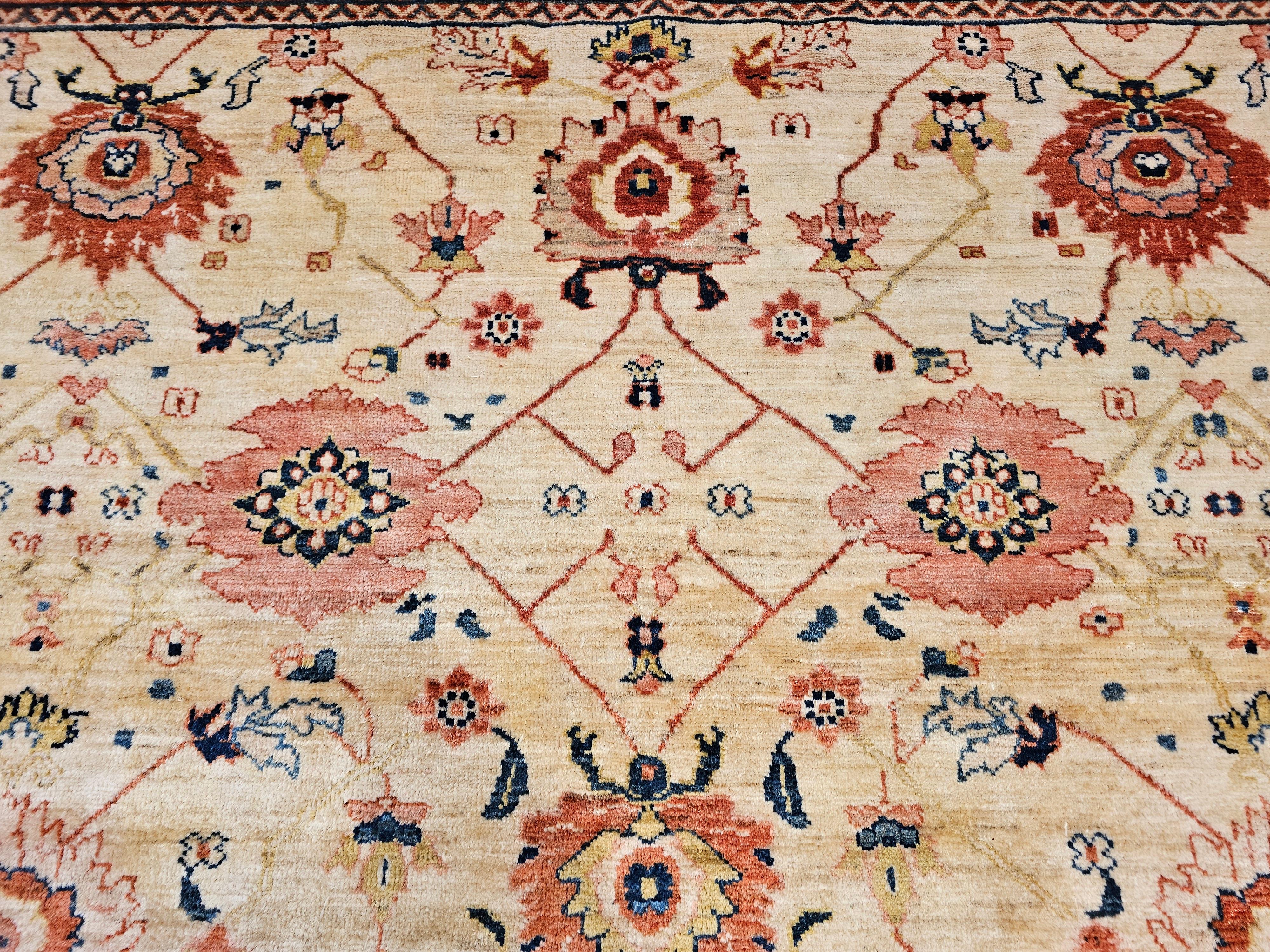 Vieille pièce Persian Mahal Sultanabad avec motif géométrique sur toute sa surface en vente 3