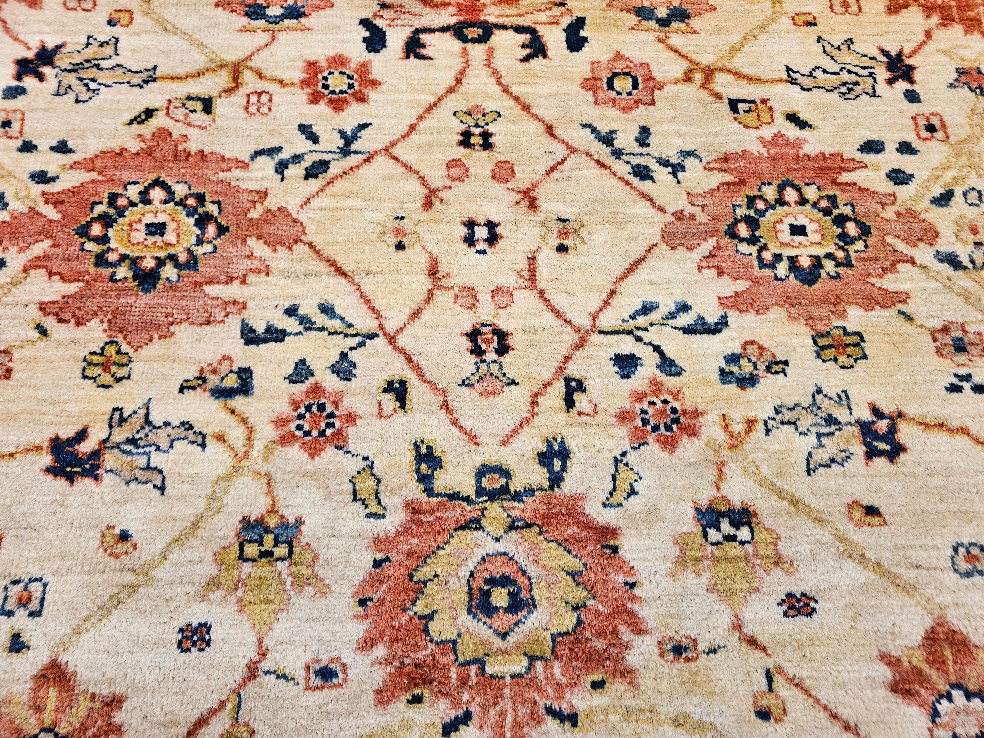 Vieille pièce Persian Mahal Sultanabad avec motif géométrique sur toute sa surface en vente 1