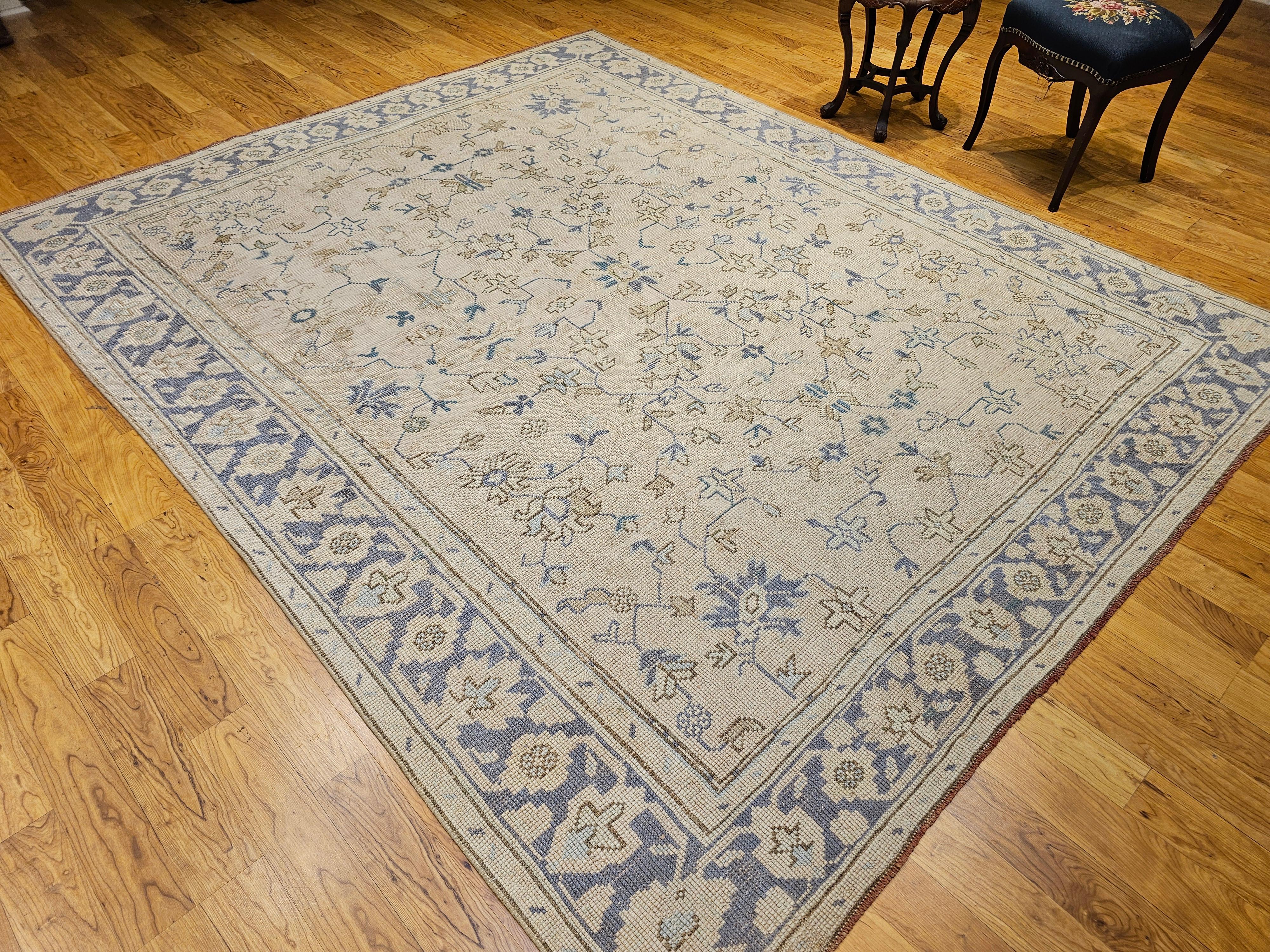 Oushak turco vintage a grandezza naturale in avorio, marrone e blu in vendita 3