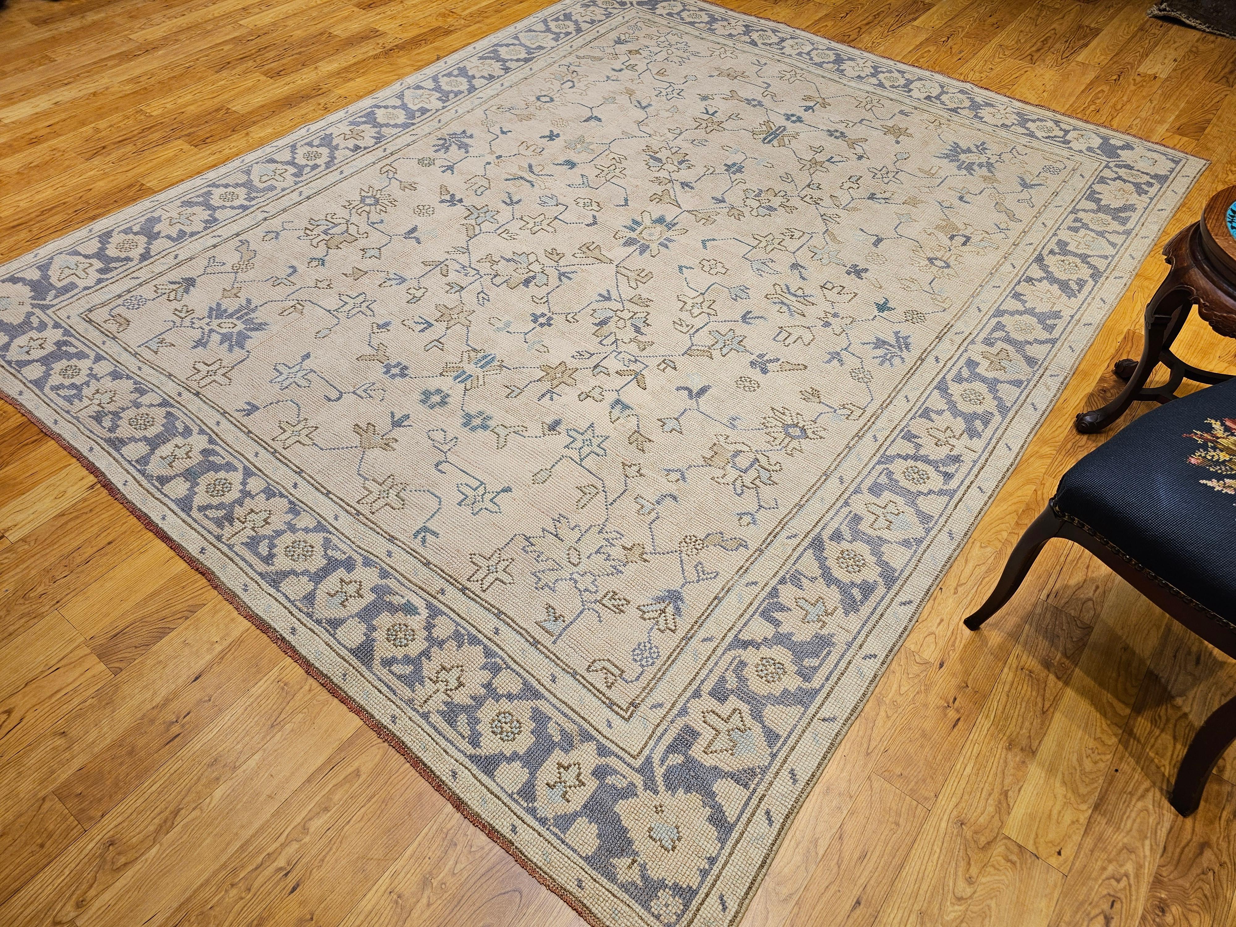 Oushak turco vintage a grandezza naturale in avorio, marrone e blu in vendita 5