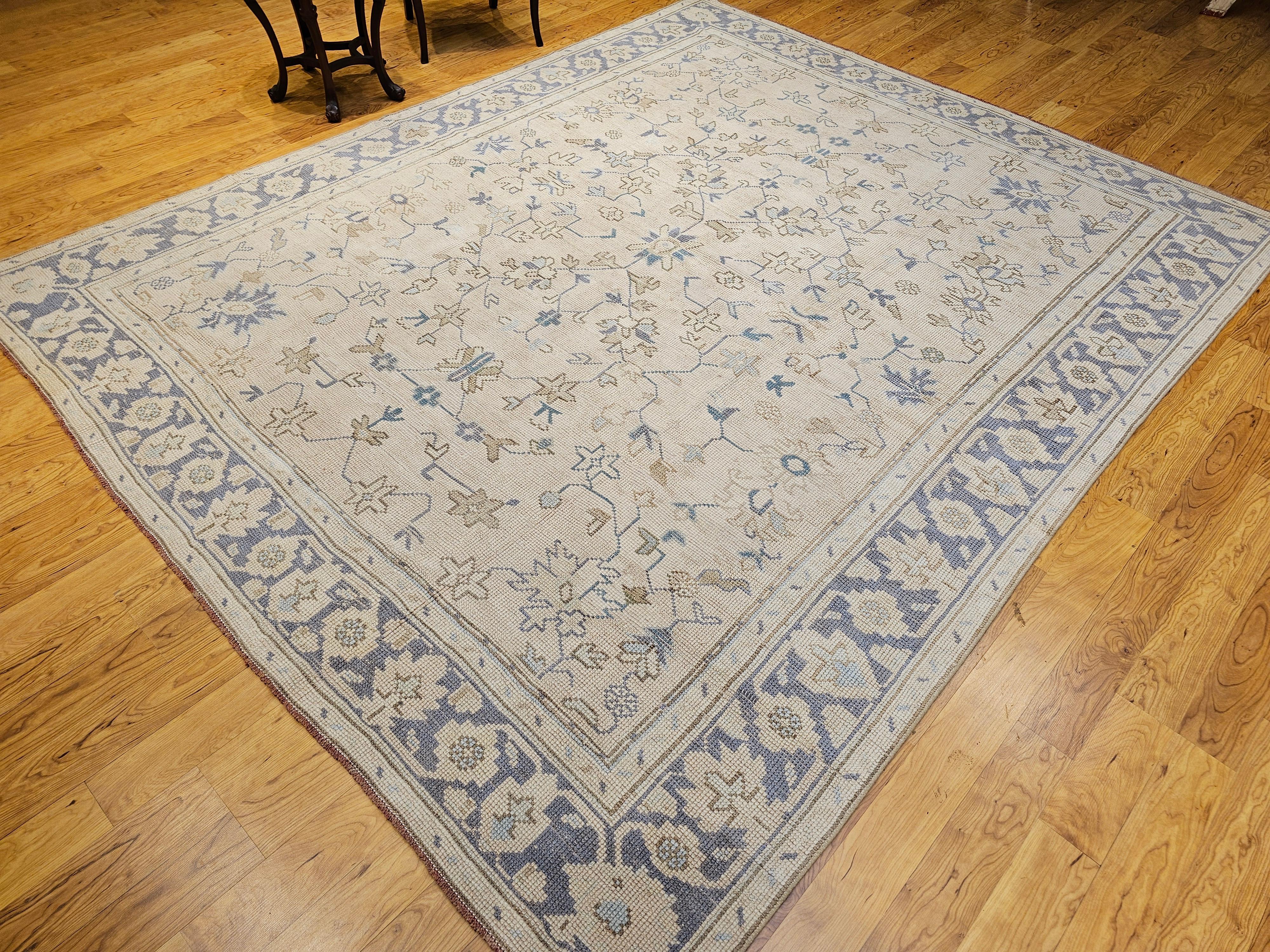 Oushak turco vintage a grandezza naturale in avorio, marrone e blu in vendita 8