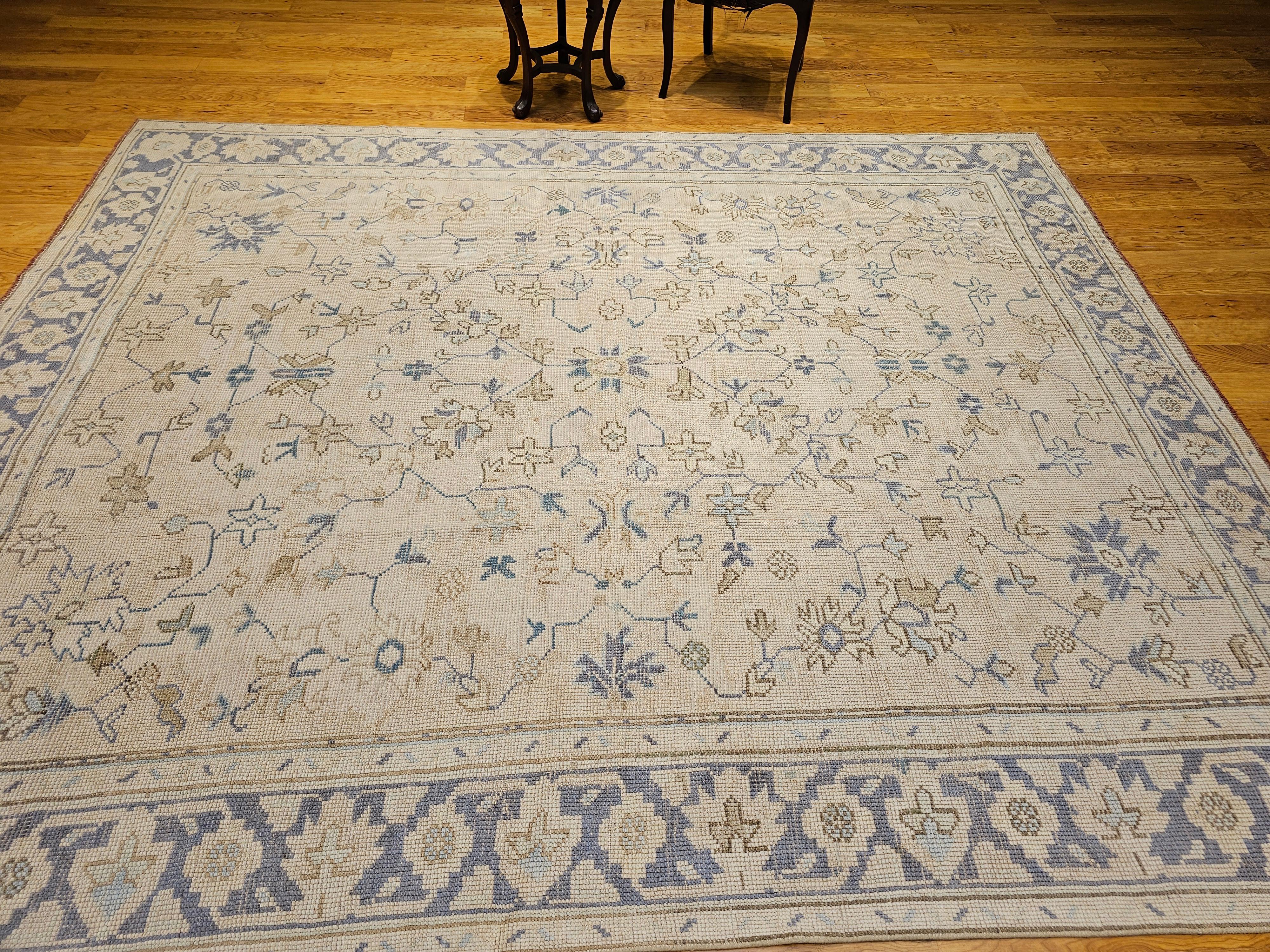 Oushak turco vintage a grandezza naturale in avorio, marrone e blu in vendita 9