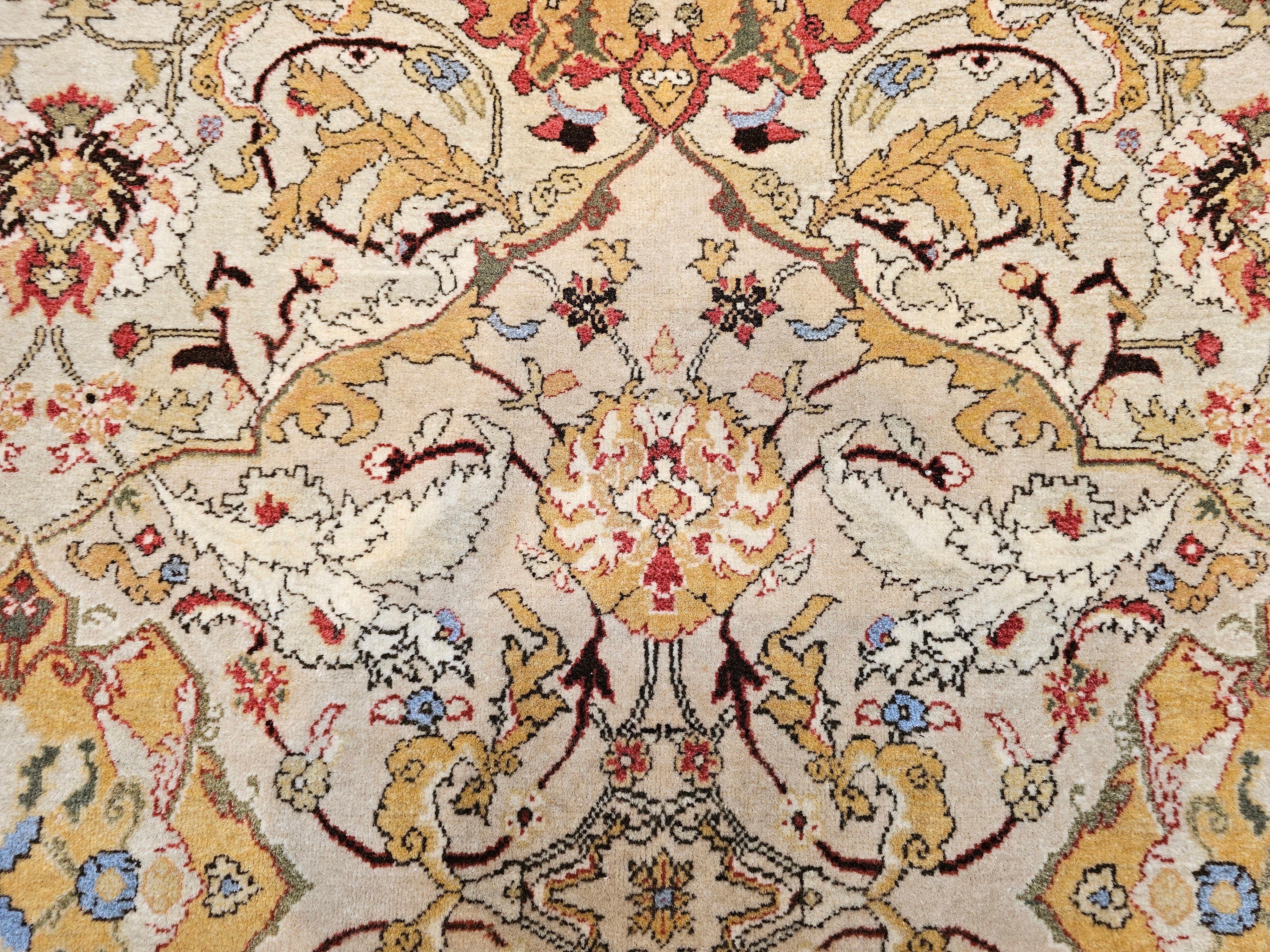 Oushak turco vintage a grandezza naturale in Tan, Marrone in vendita 1