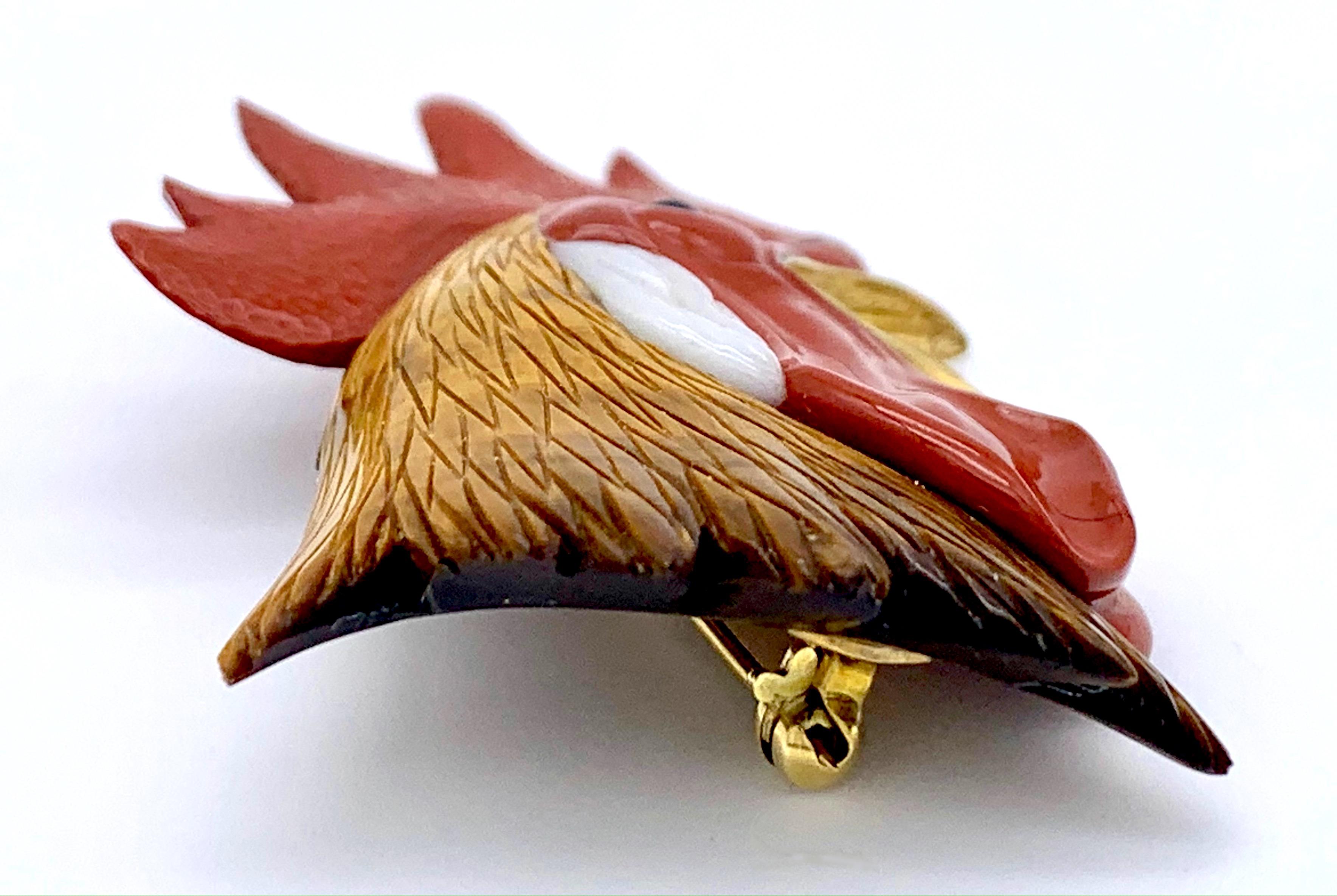 Taille mixte Broche coq coq vintage en or 18 carats et agate jaspe avec œil de tigre en vente