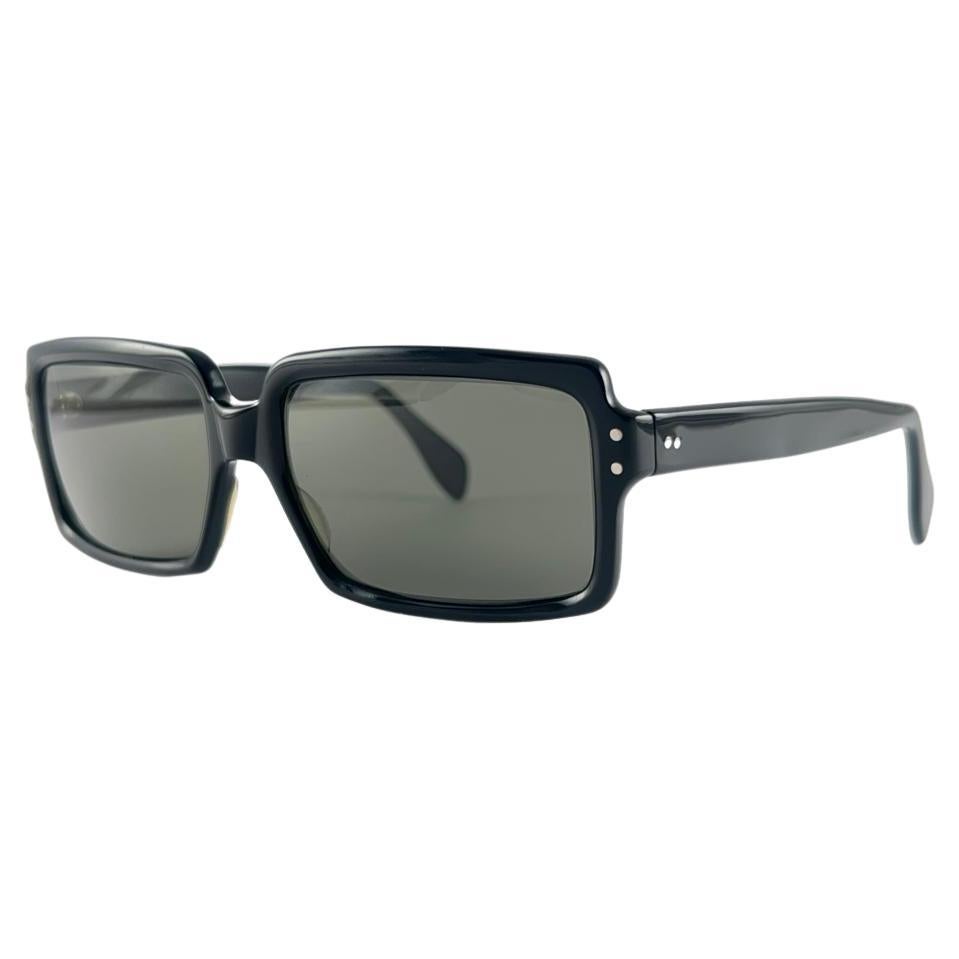 Vintage Ropco " Aviv " Rectangular Black Midcentury Frame 60'S Sunglasses Israel For Sale
