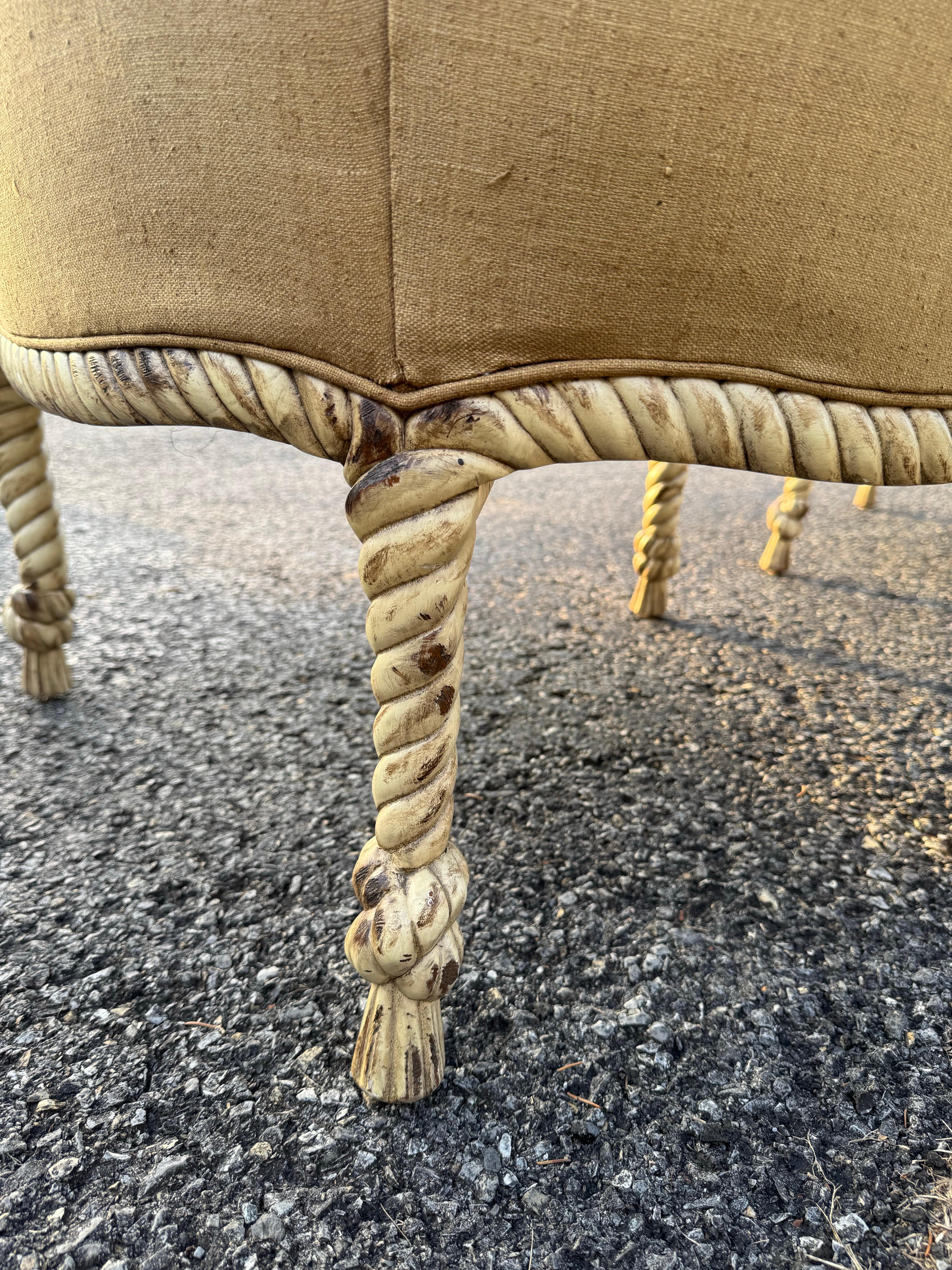 Geschnitzte Bergère-Stühle mit Seil und Quasten - ein Paar im Angebot 2