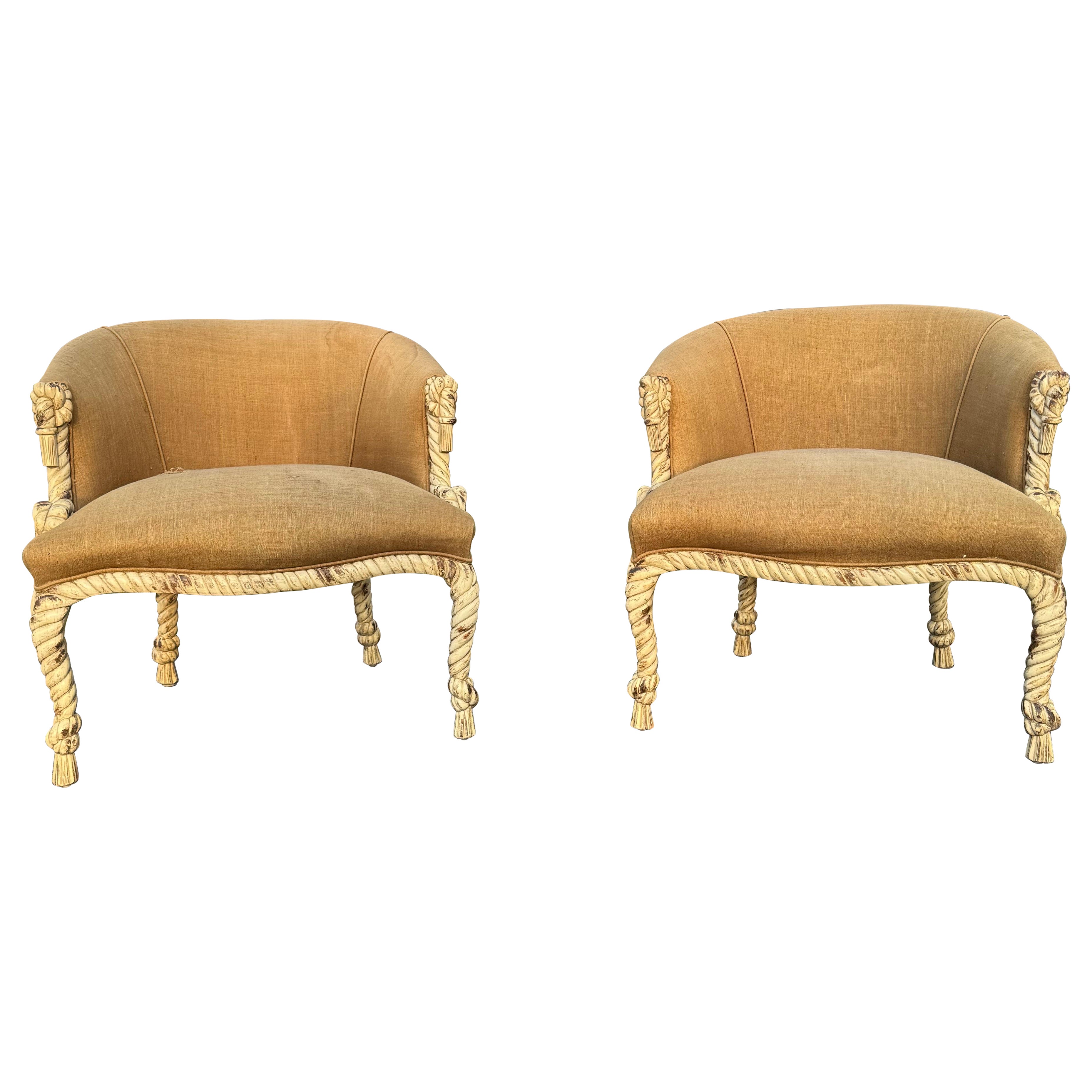 Geschnitzte Bergère-Stühle mit Seil und Quasten - ein Paar im Angebot