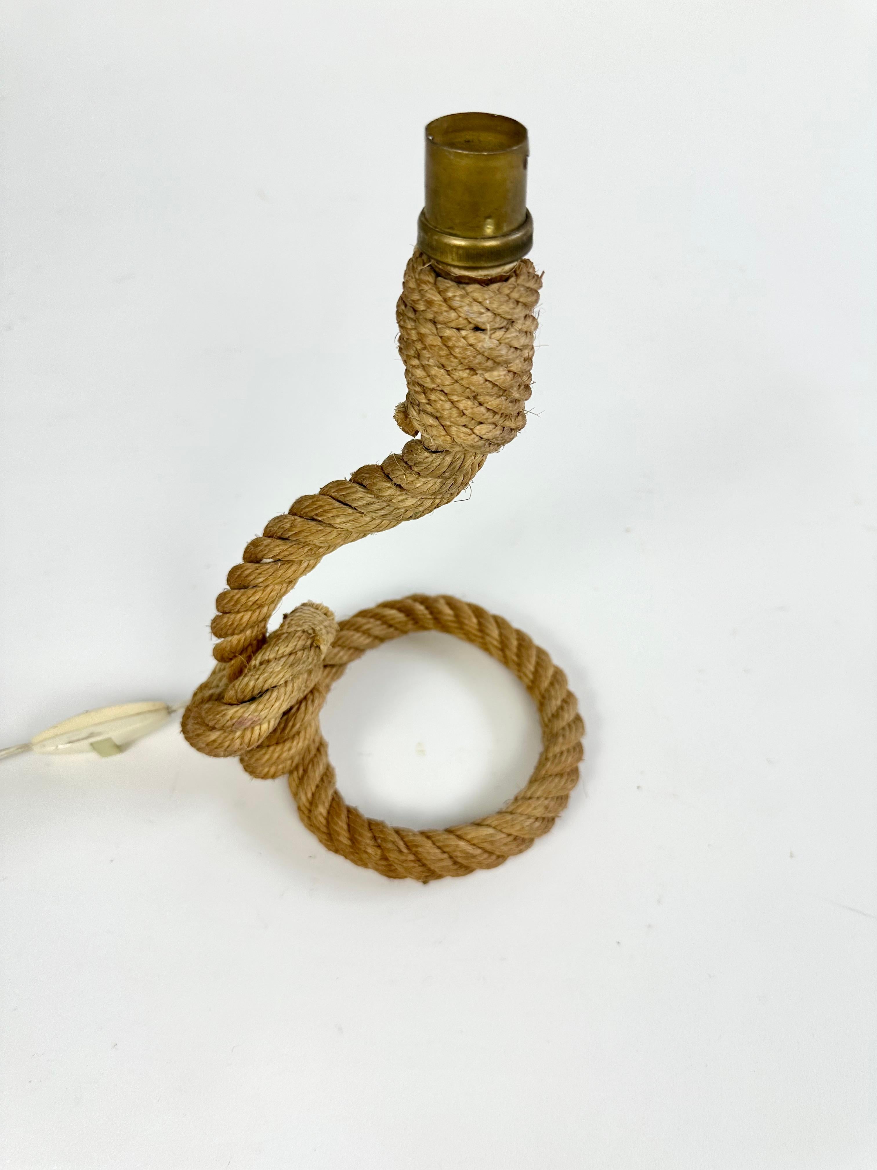 Vintage rope table lamp by Audoux Minet, France c.1950 In Good Condition For Sale In Bristol, GB