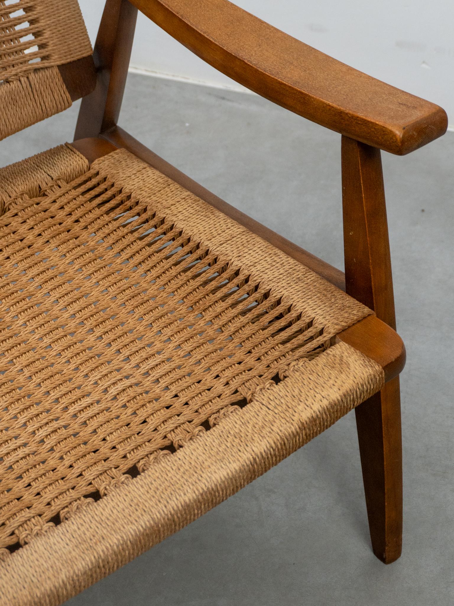Silla de salón vintage tejida con cuerda al estilo de Hans Wegner en venta 5