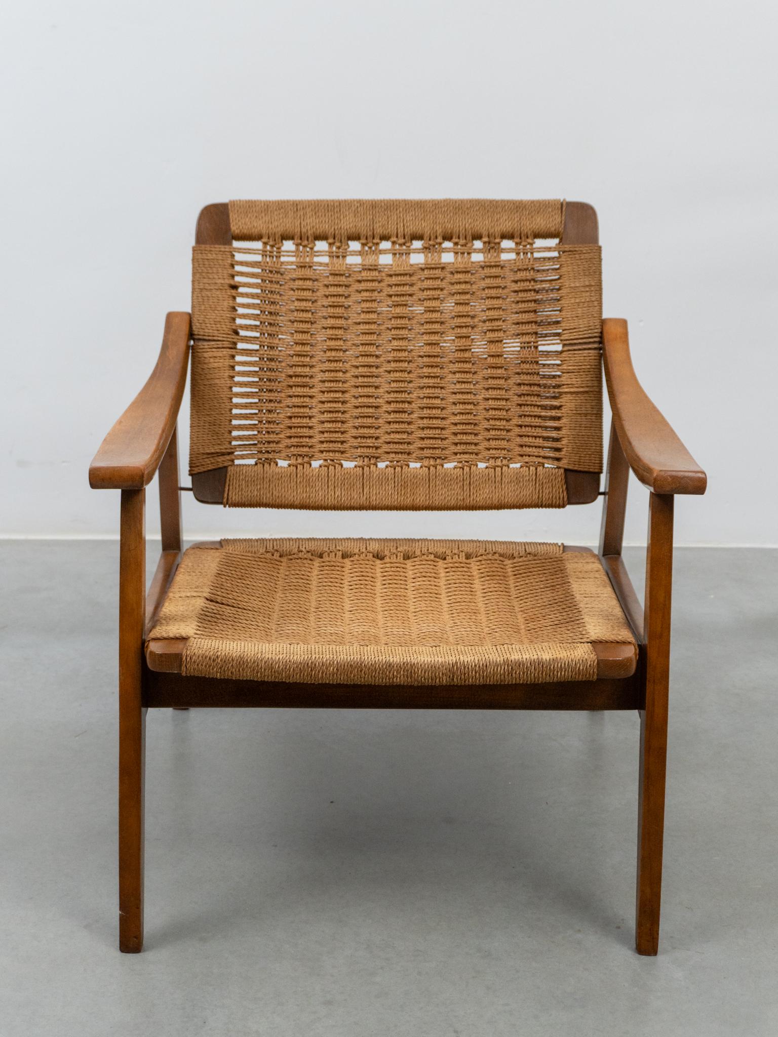 Silla de salón vintage tejida con cuerda al estilo de Hans Wegner Escandinavo moderno en venta