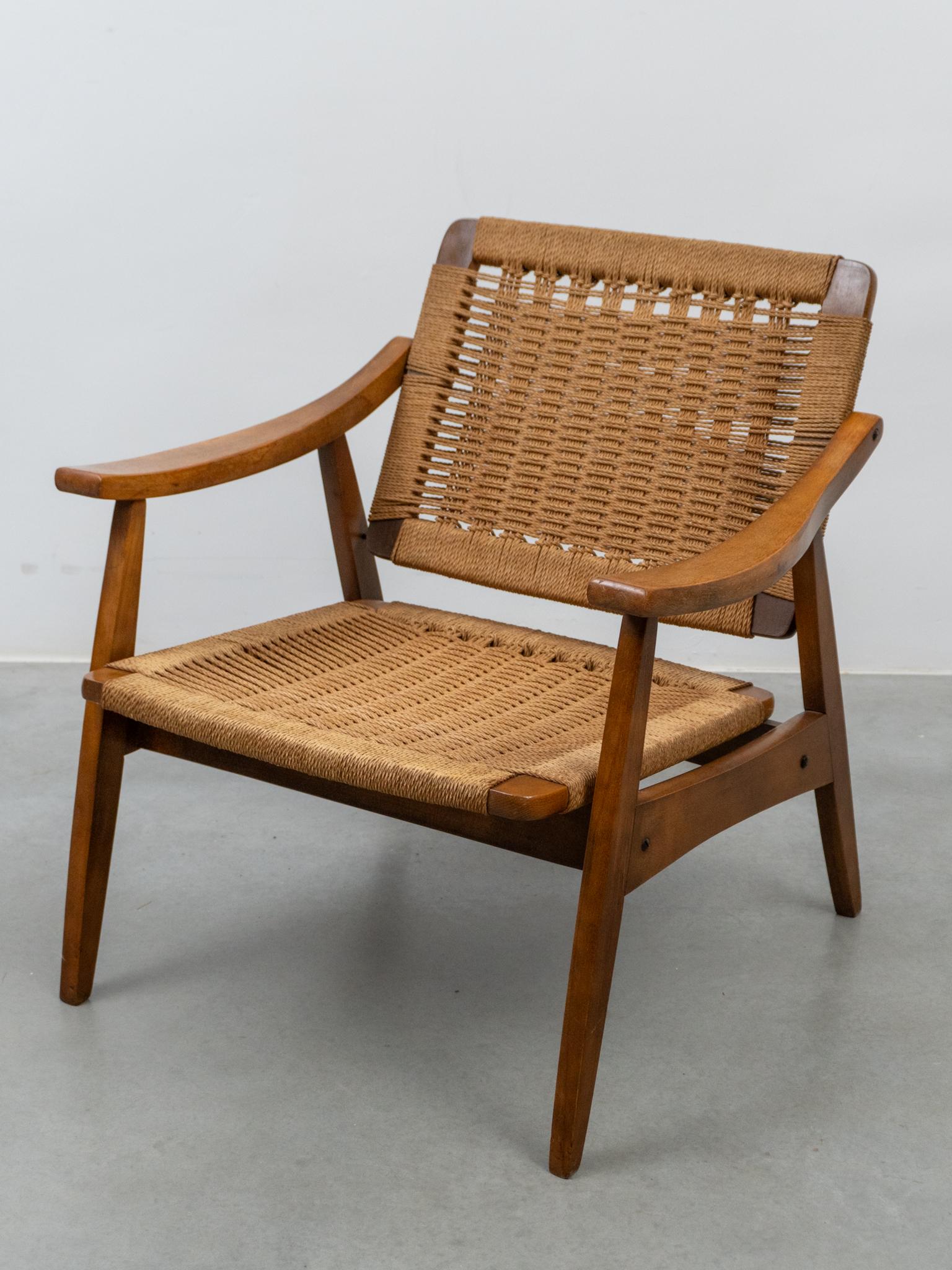 Silla de salón vintage tejida con cuerda al estilo de Hans Wegner Danés en venta