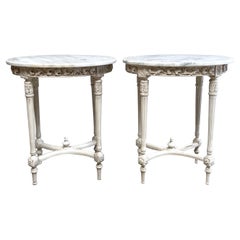 Vieille table d'appoint ovale sculptée en rose avec plateau en marbre