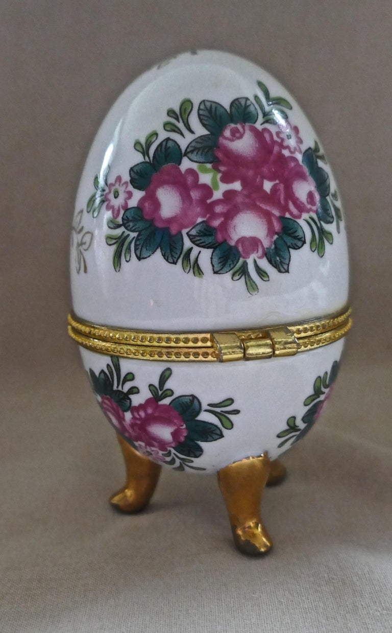 Vintage Rose Chintz Egg Shaped Ceramic Trinket Box with Hinged Lid For