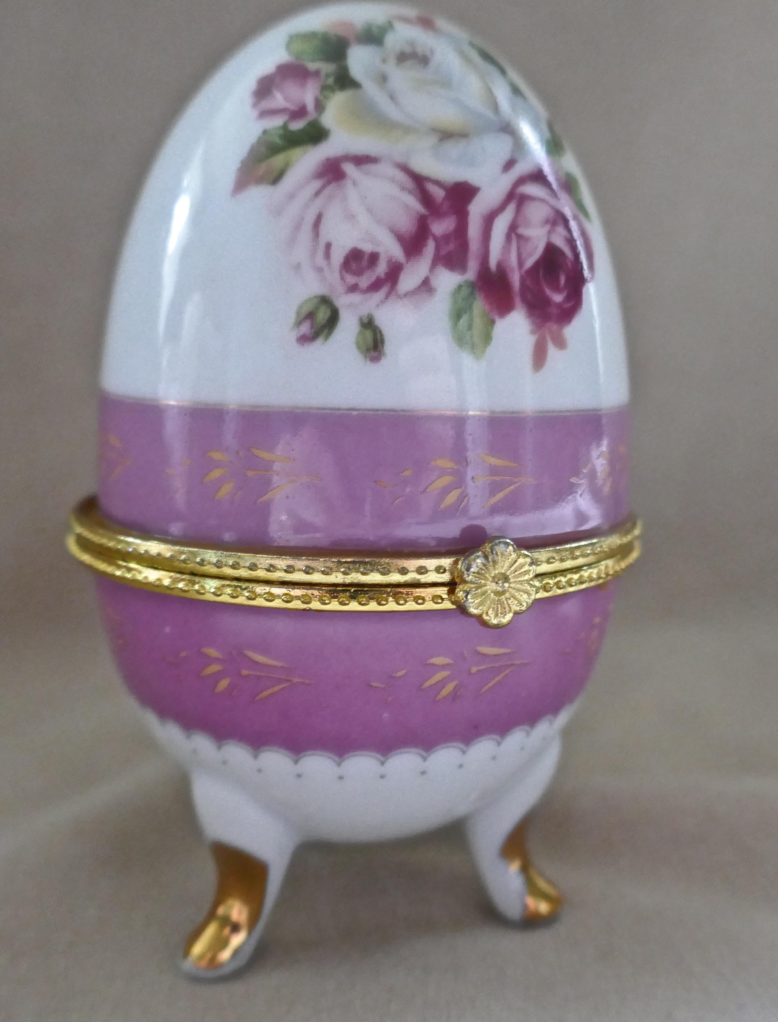 Adam Style Vintage Rose Chintz Egg Shaped Ceramic Trinket Box with Hinged Lid For Sale