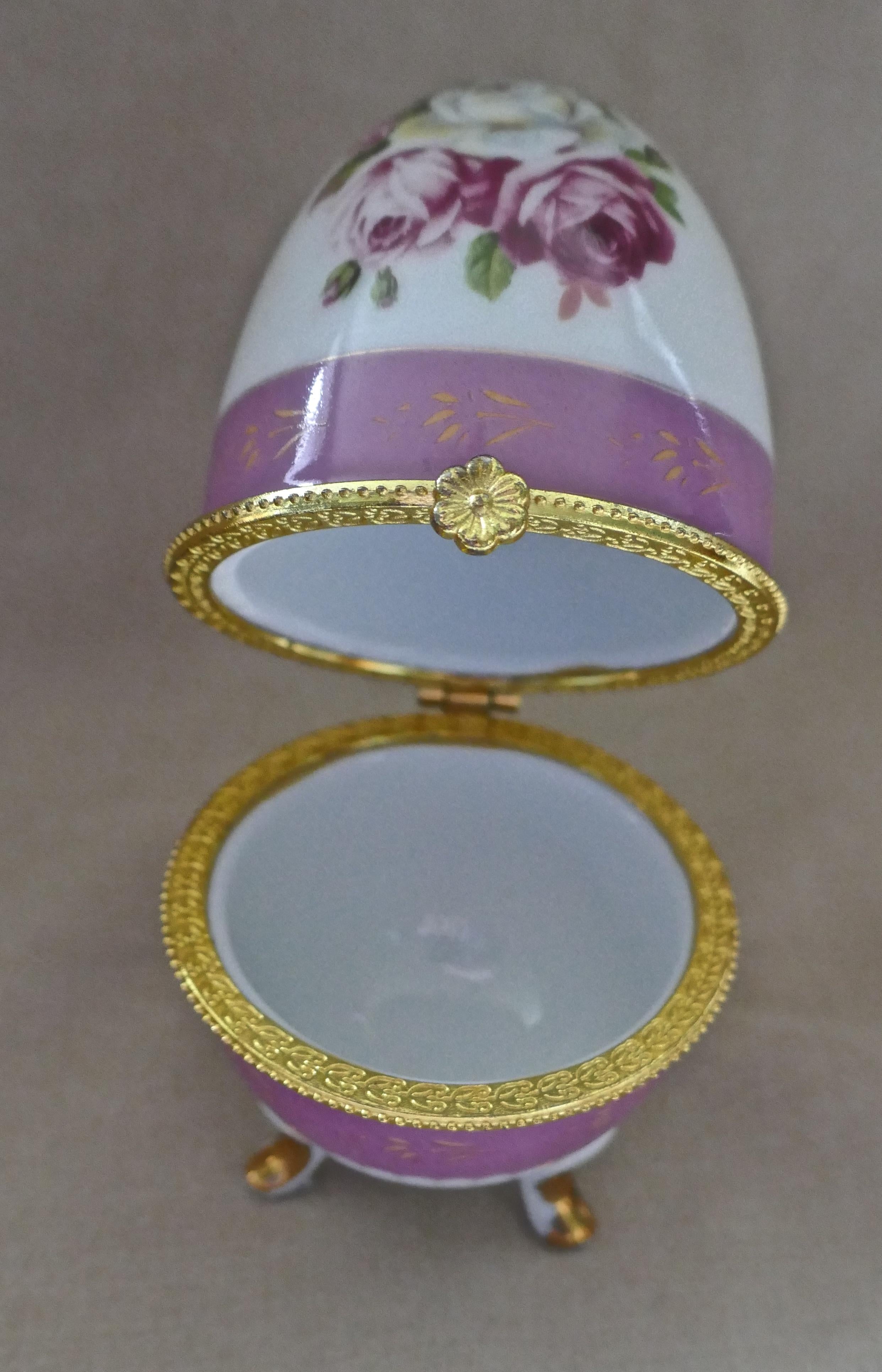 Vintage Rose Chintz Egg Shaped Ceramic Trinket Box with Hinged Lid For Sale 1