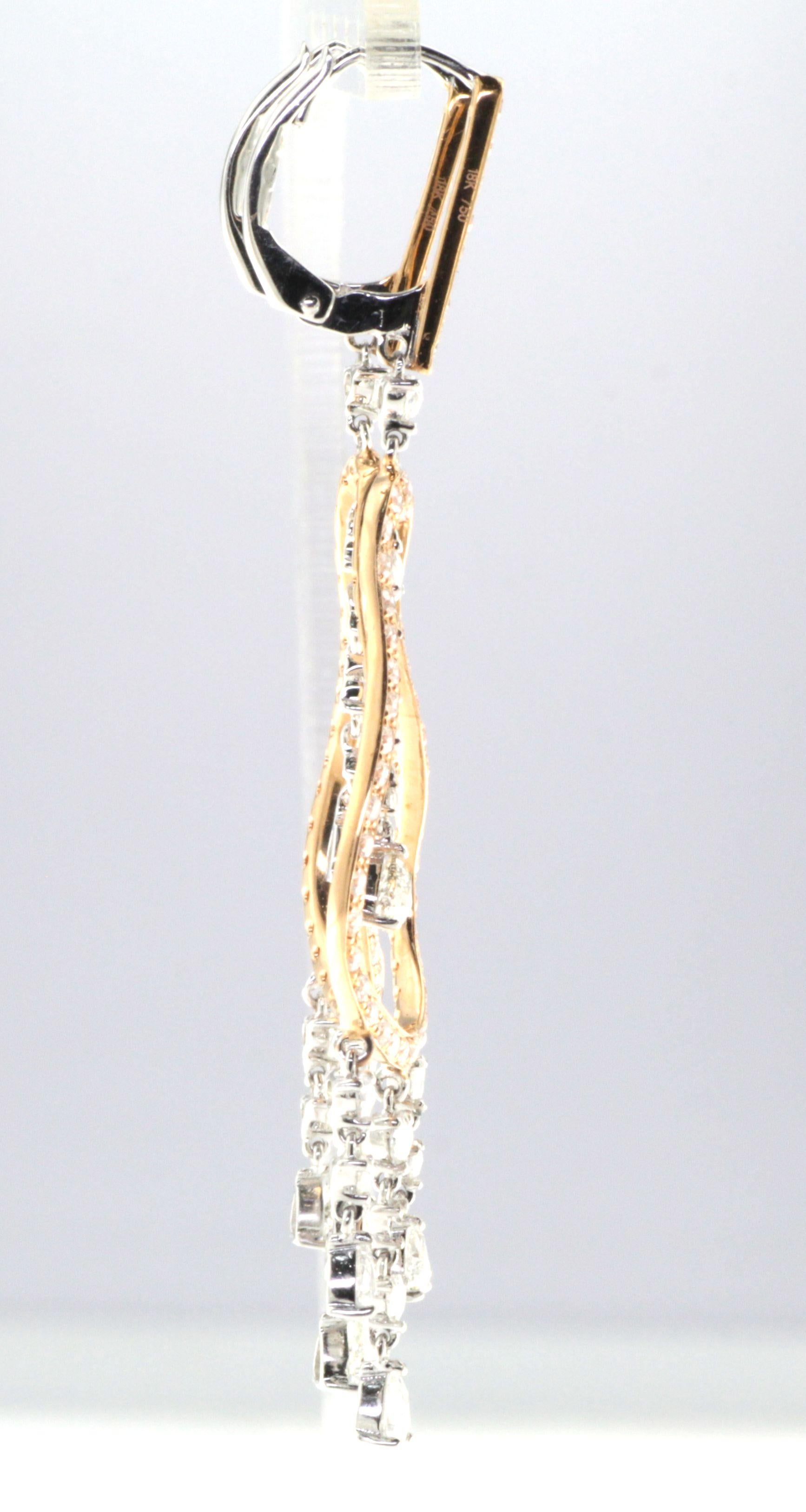 Die Vintage Rose Cut Diamond Dangle Drop Earrings versprühen den Charme der alten Welt, der sich mit moderner Eleganz verbindet. Diese eleganten Ohrringe aus 18-karätigem Roségold haben eine zeitlose Ausstrahlung, die faszinierend und ätherisch