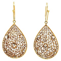 Boucles d'oreilles pendantes en or avec diamants taillés en rose et en forme de poire