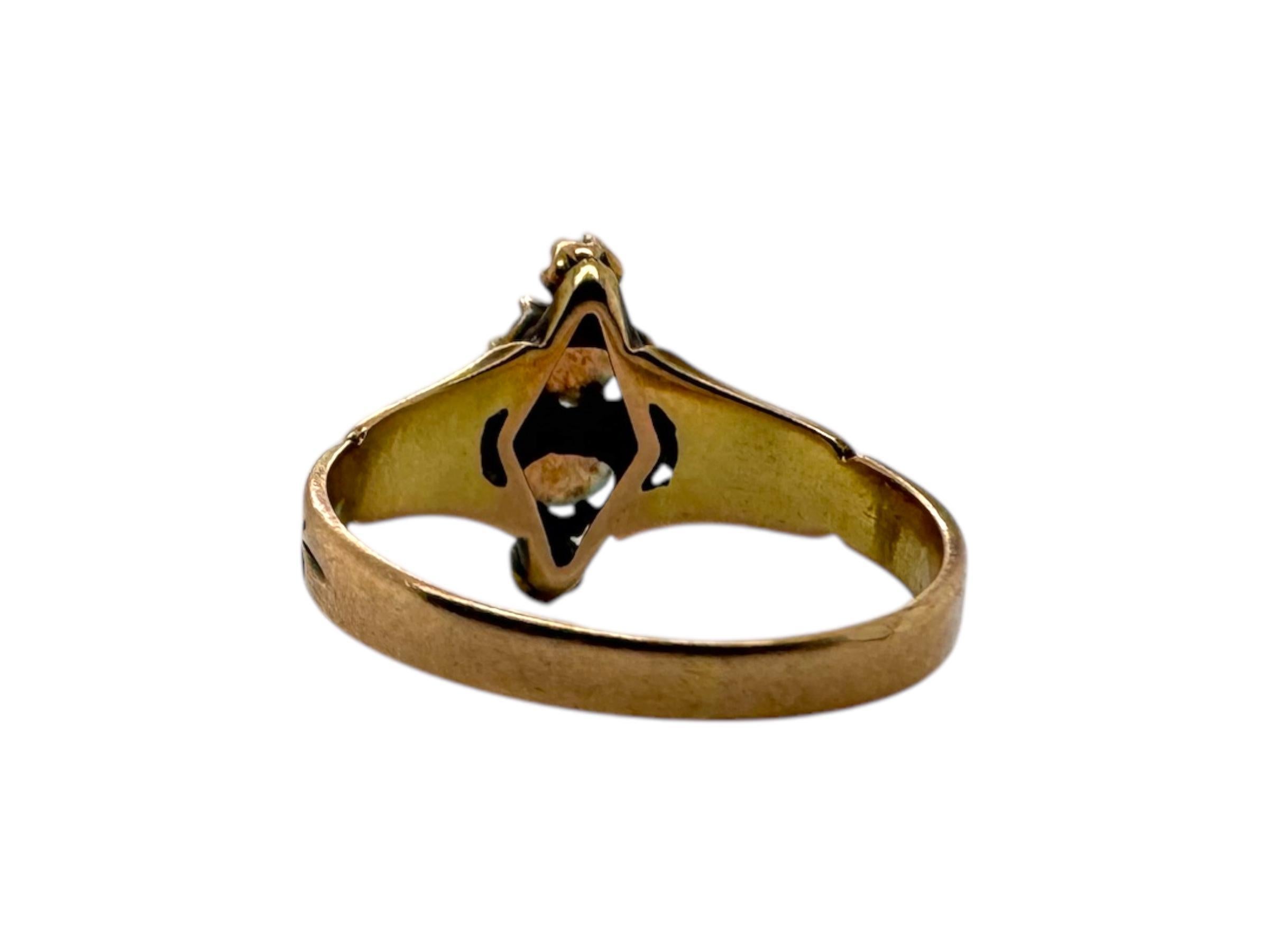Anillo pequeño vintage de oro rosa con ópalo y diamantes en venta 3