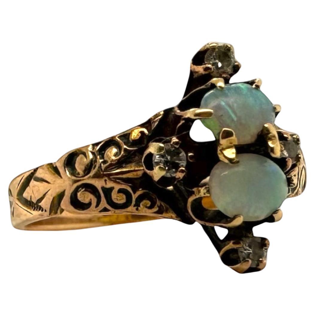 Anello Petite in oro rosa vintage con opale e diamanti