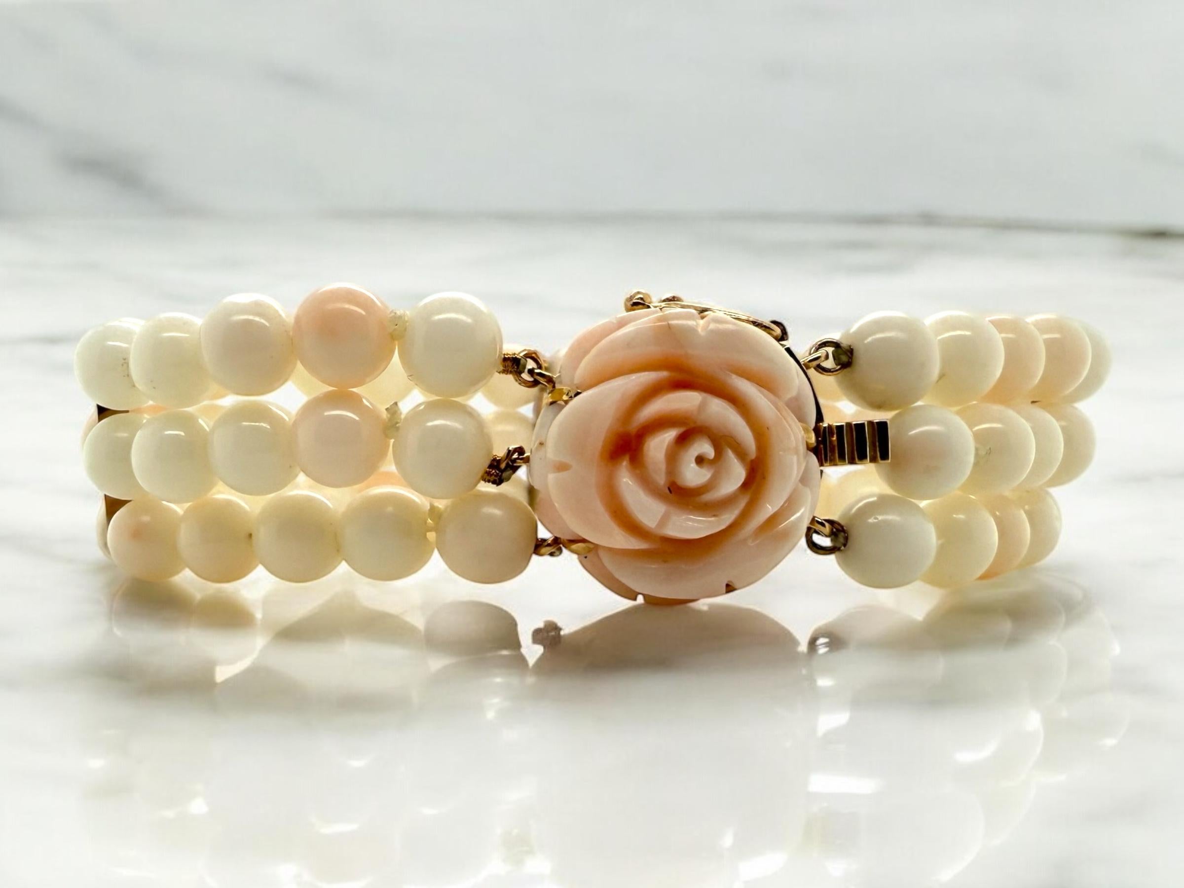 Adoriamo questo braccialetto vintage!

Dettagli del bracciale
Materiale: Oro rosa 14K
Epoca: Retro 1940 - 1960
Larghezza bracciale: 18,9 mm
Peso: 33.2 grammi
Lunghezza: 7 pollici
Può essere abbreviato su richiesta

Accentuato dalle seguenti pietre
