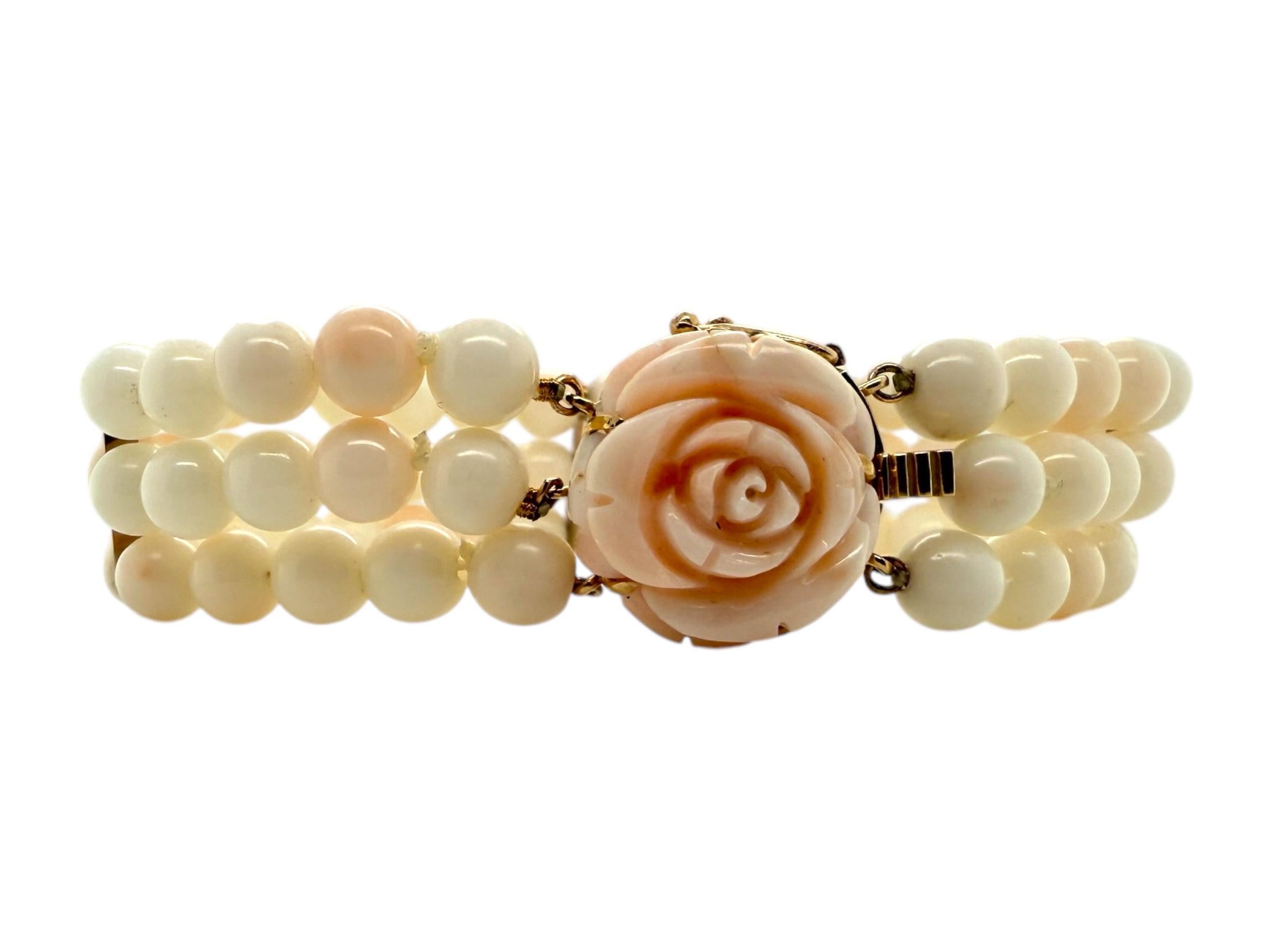 Bracciale d'epoca in oro rosa a tre fili di corallo pelle d'angelo In condizioni buone in vendita a Montgomery, AL