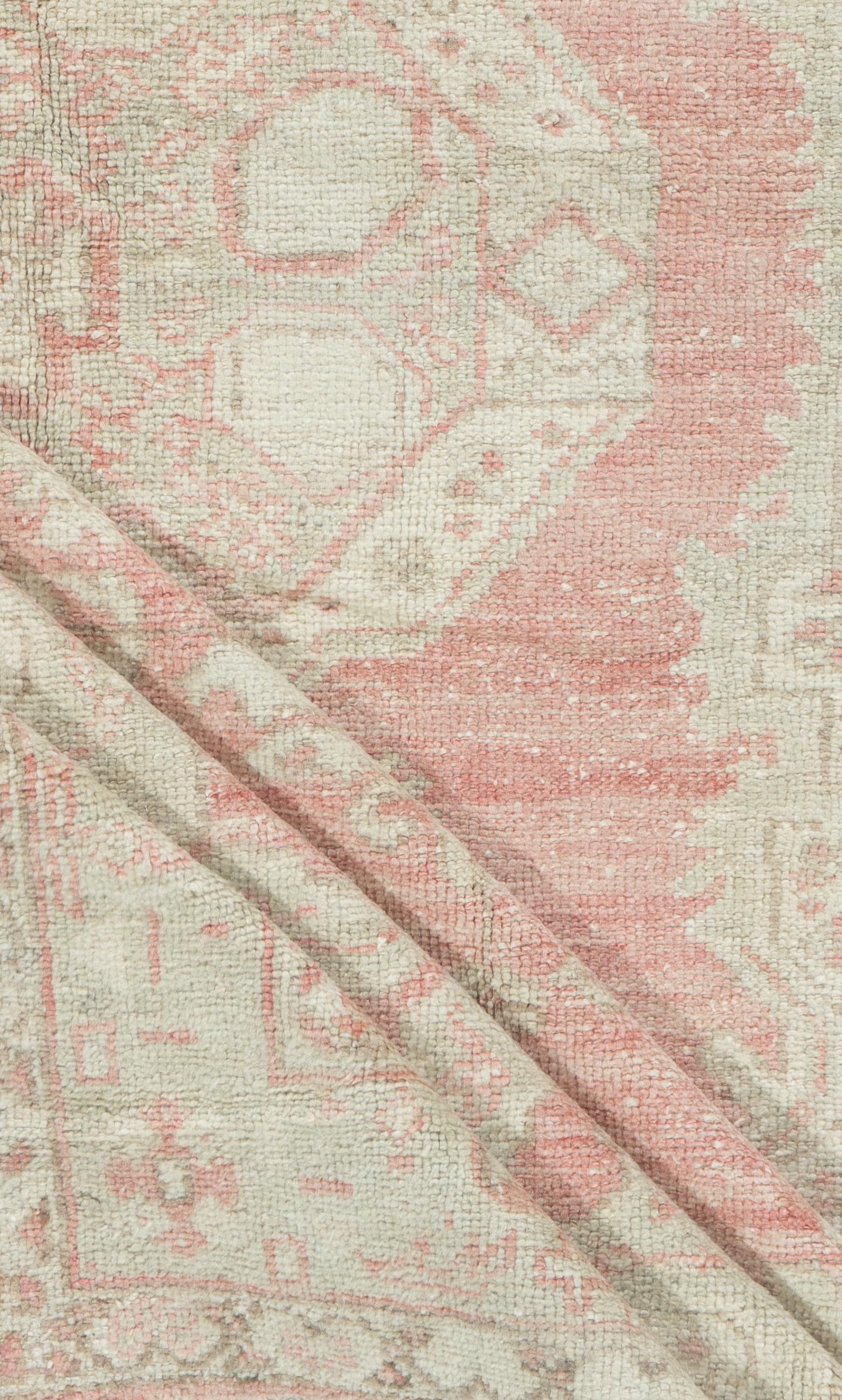 Vintage Rose Türkisch Oushak Teppich 4'1 X 7'7 (Handgeknüpft) im Angebot