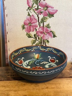 Handbemalte Vintage-Holzschale im norwegischen Stil aus Rosenholz