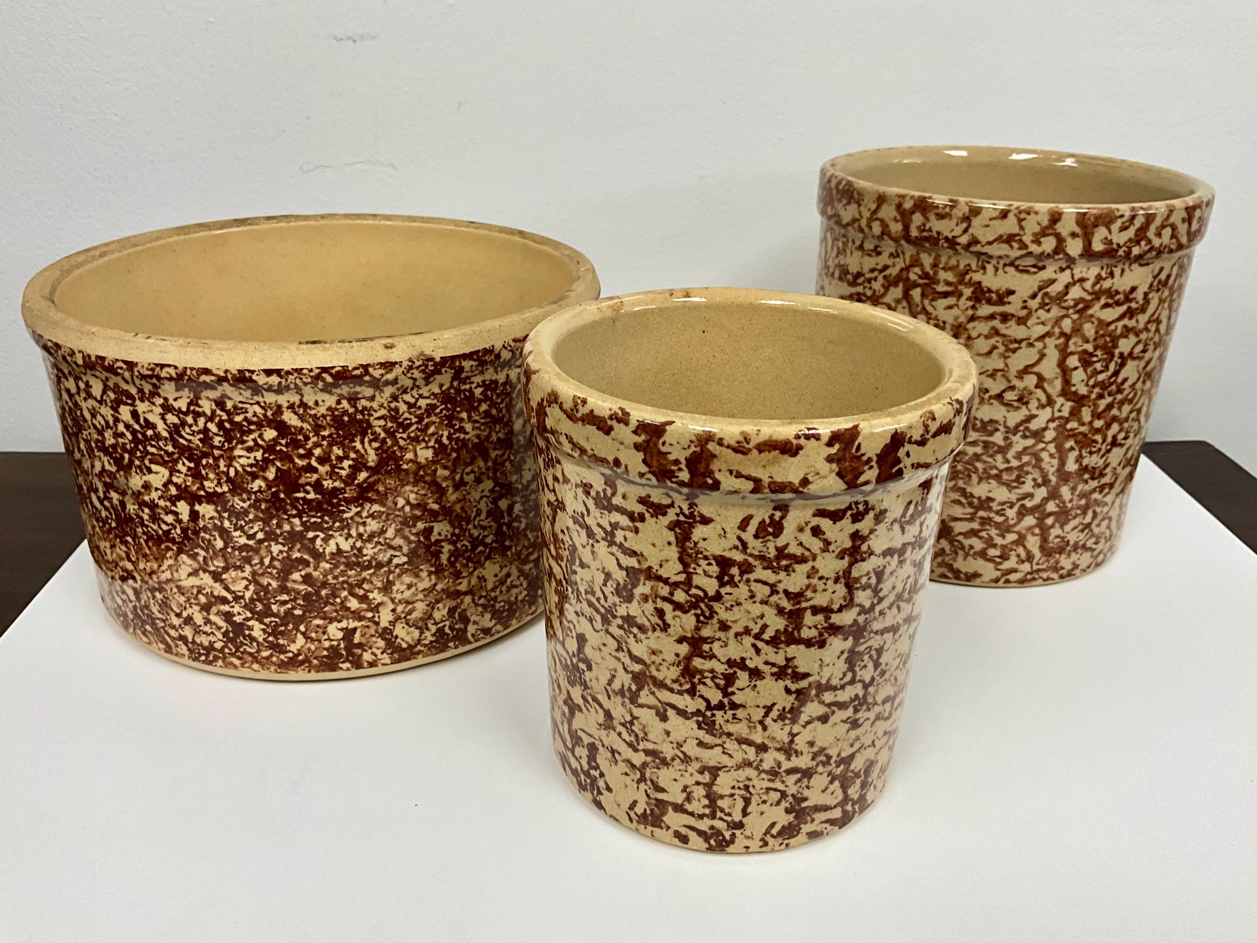 Mid-Century Modern Vintage Roseville Spongeware Crock Pots Set of Three For Sale