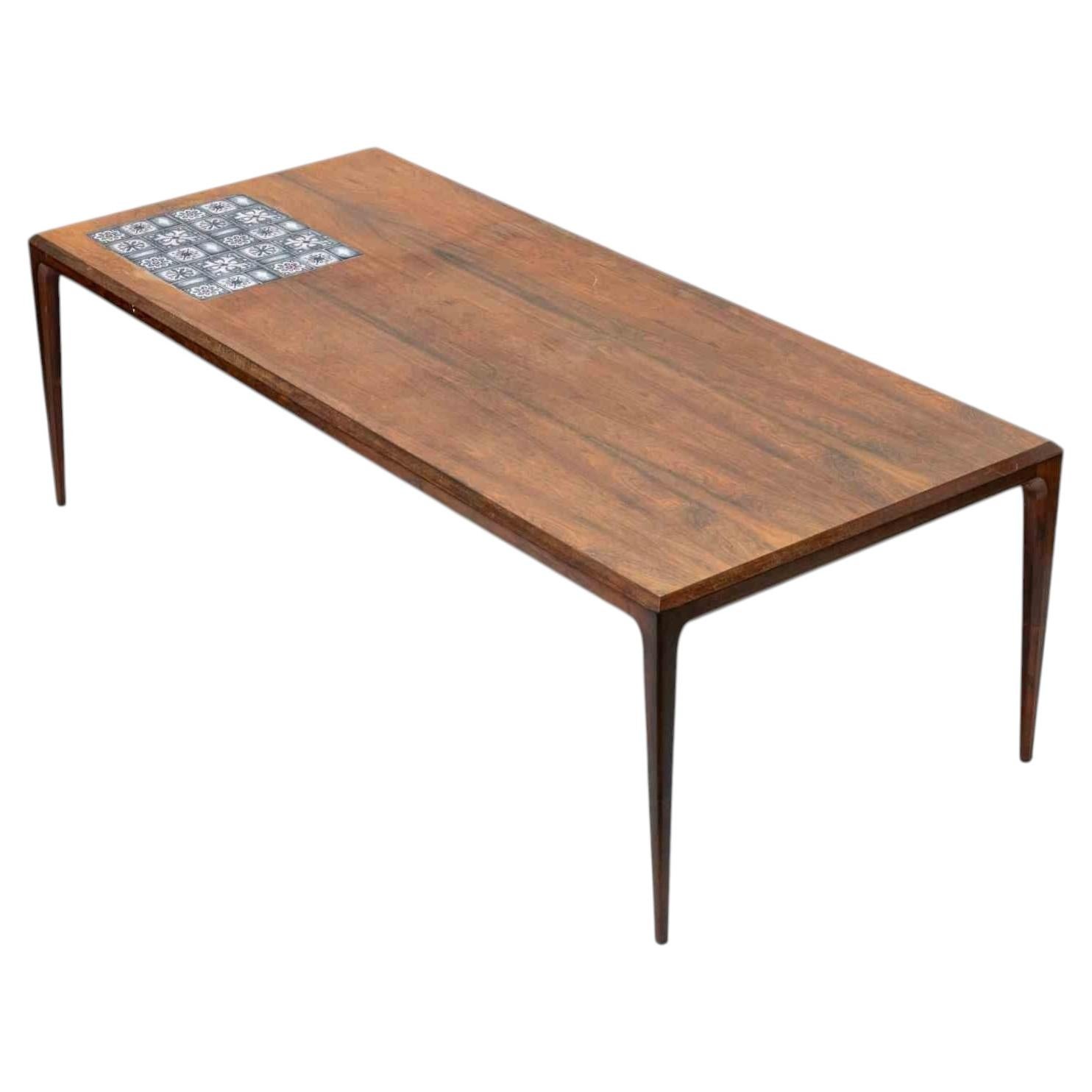 Table vintage en palissandre et céramique par Johannes Andersen pour C.F.C.S. - années 1960 en vente