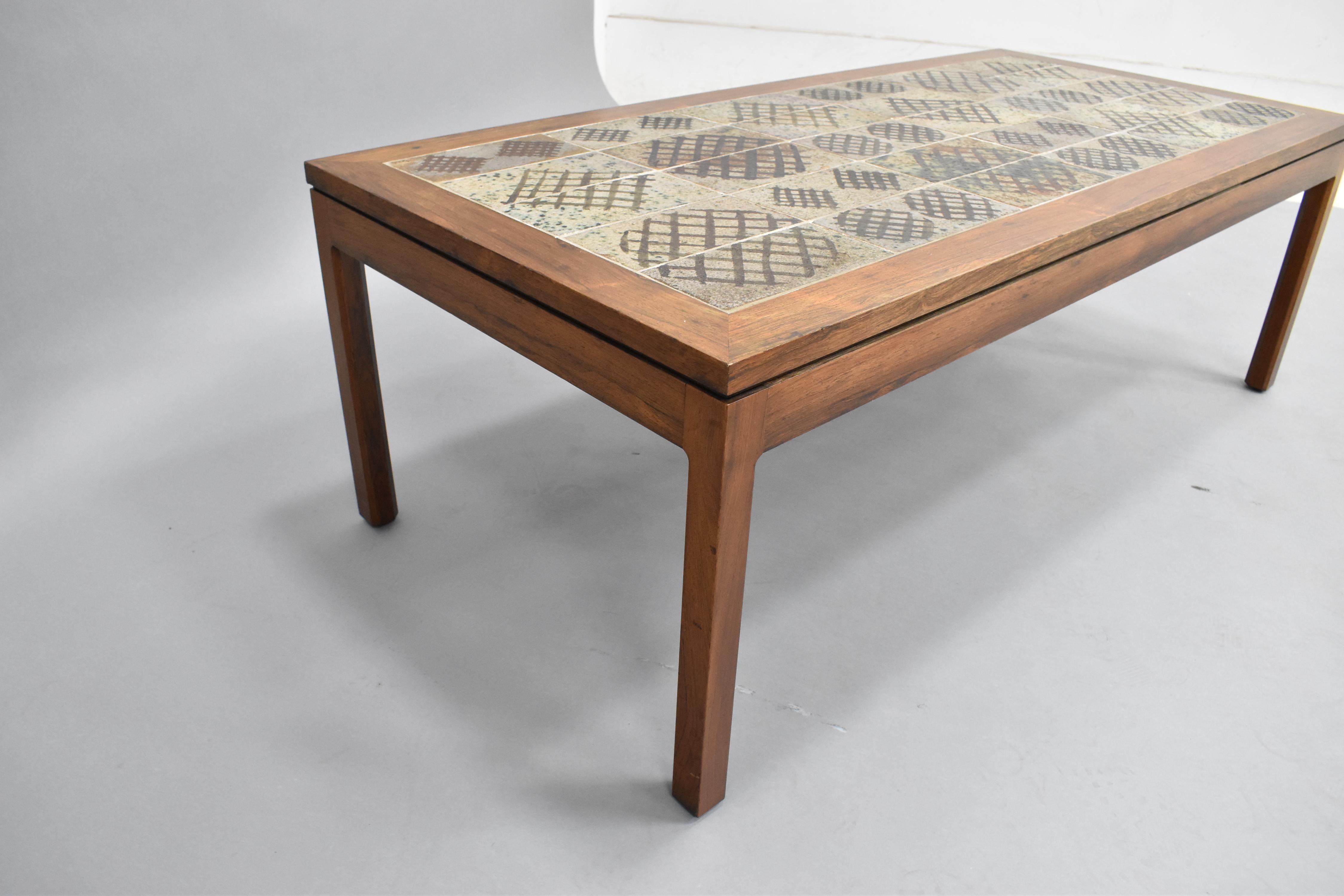 Vintage Rosewood and Tile Coffee Table In Good Condition For Sale In LOS ANGELES, CA