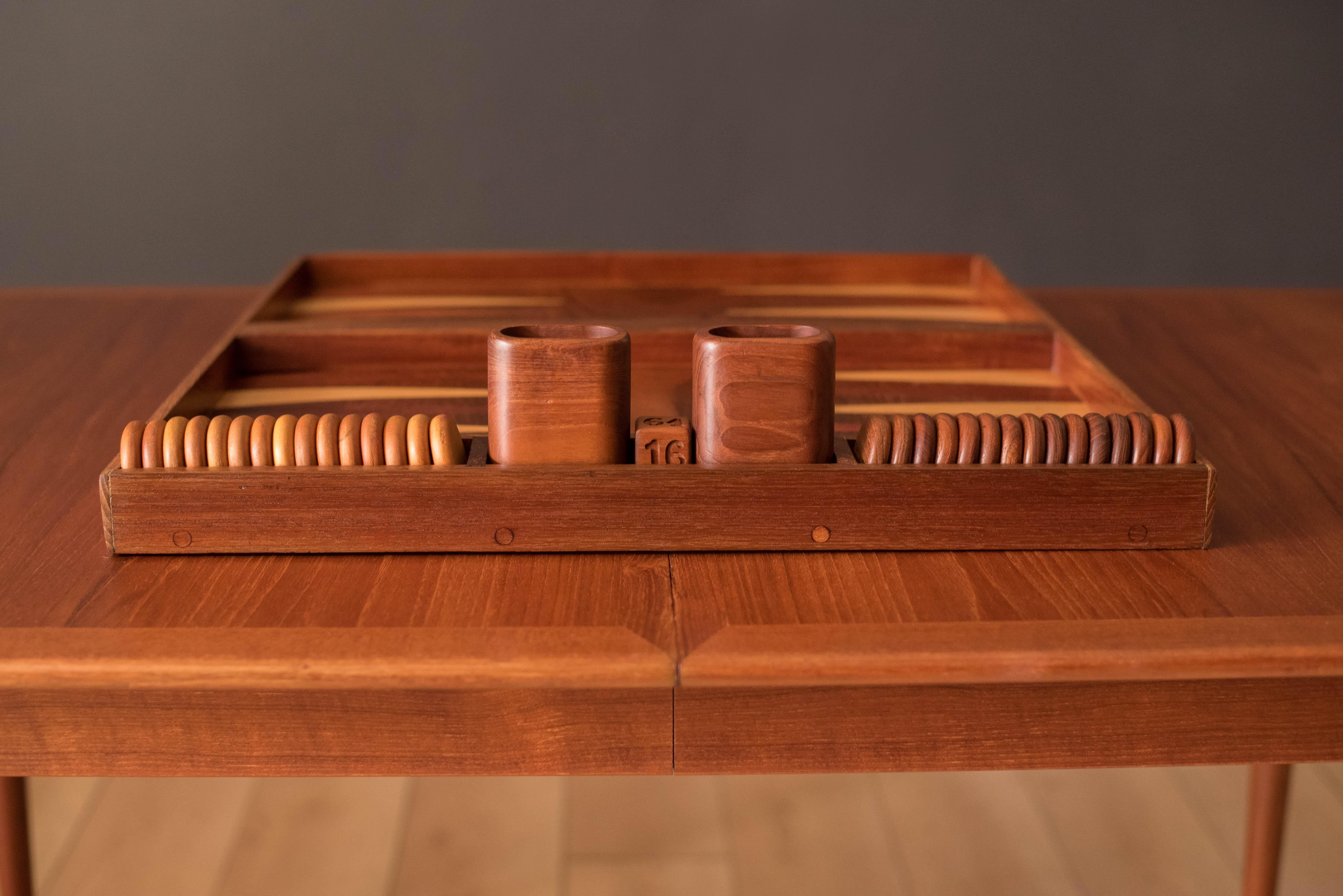 Vintage Rosewood and Walnut Backgammon Board Game Set 8
