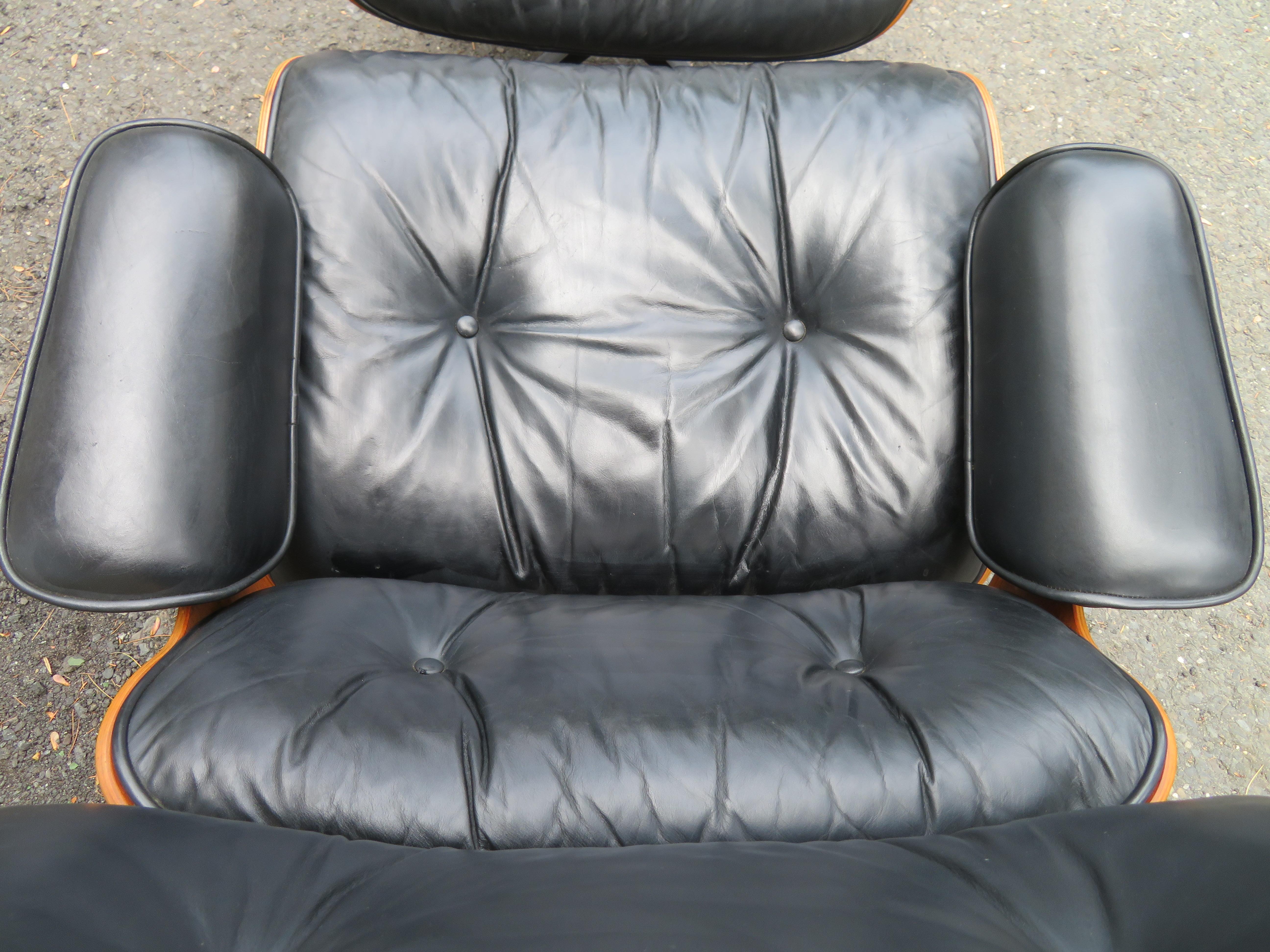 Vintage Rosewood Charles Eames 670 Lounge Chair & 671 Ottoman for Herman Miller For Sale 2