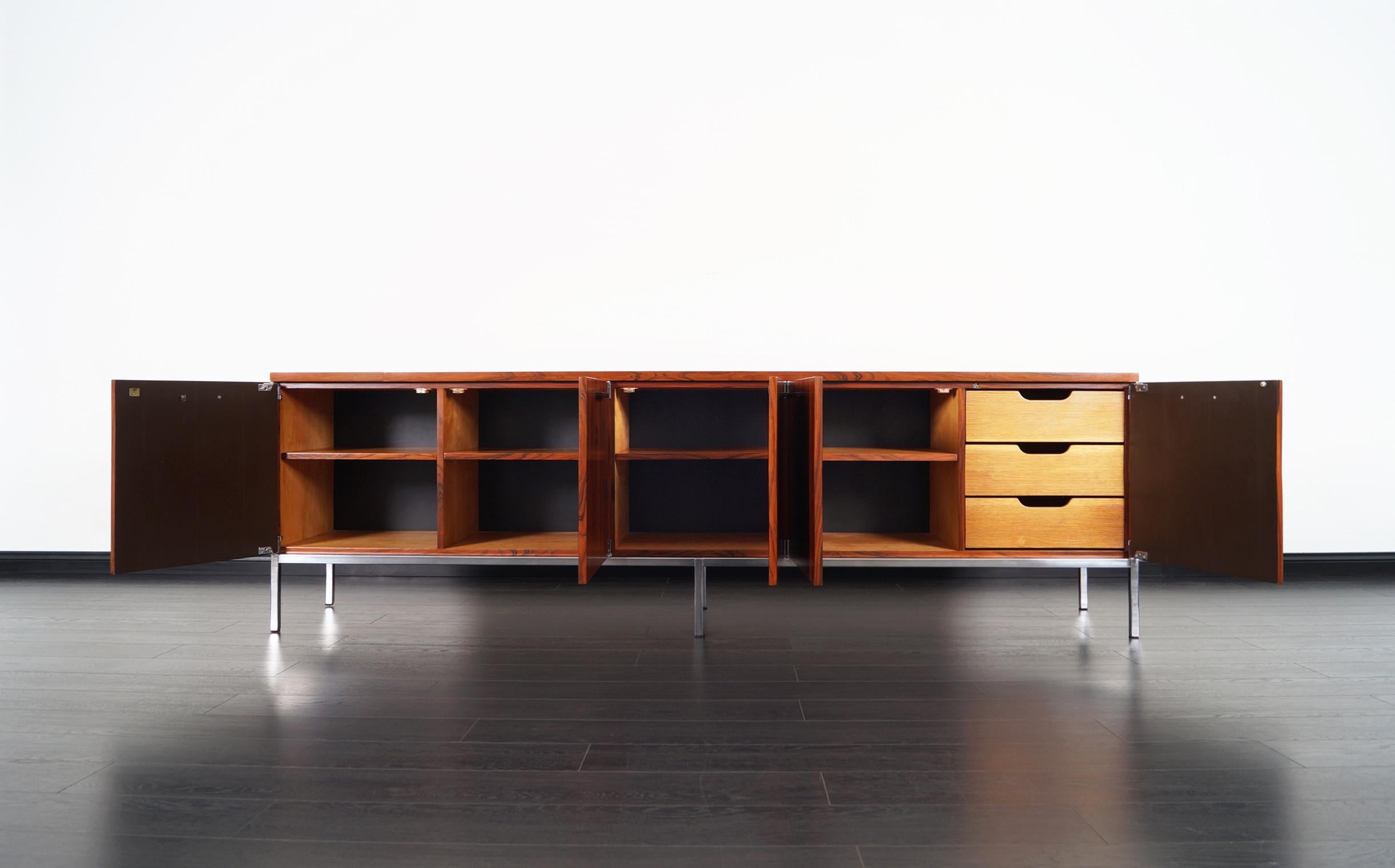 Mid-Century Modern Vintage Rosewood Credenza Attributed to Florence Knoll