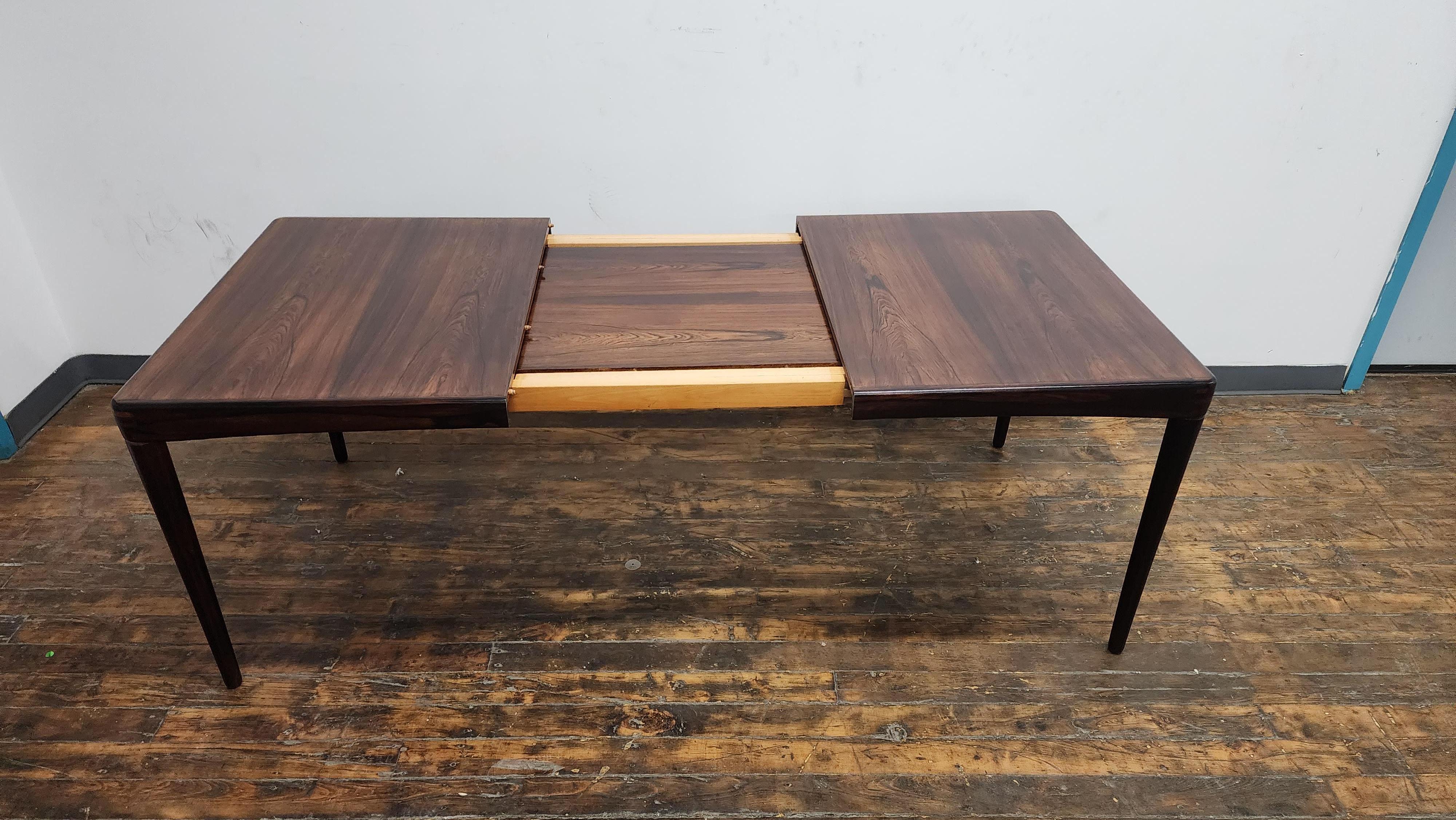 Table de salle à manger vintage en bois de rose par Bramin en vente 3