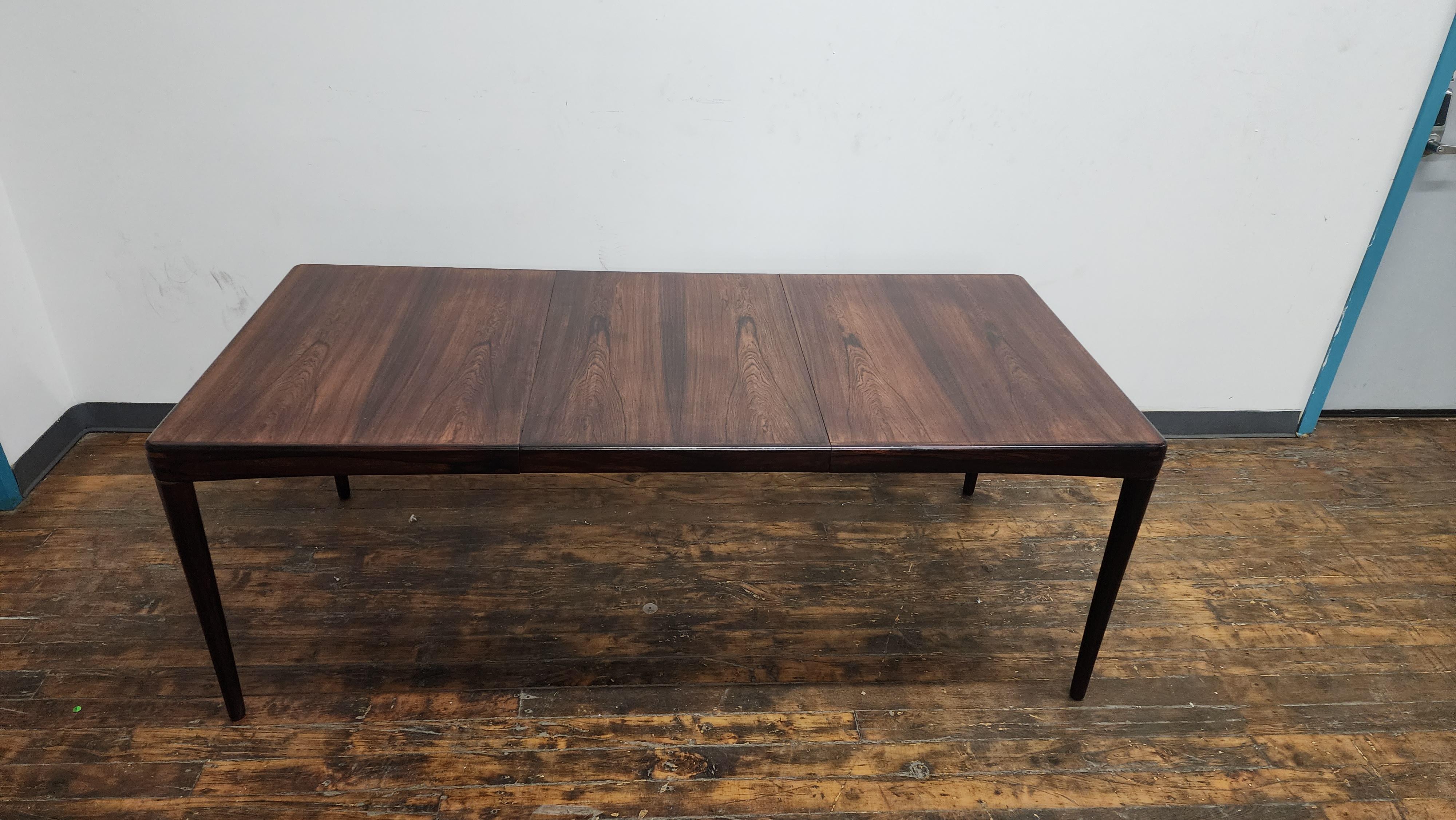 Table de salle à manger vintage en bois de rose par Bramin en vente 4