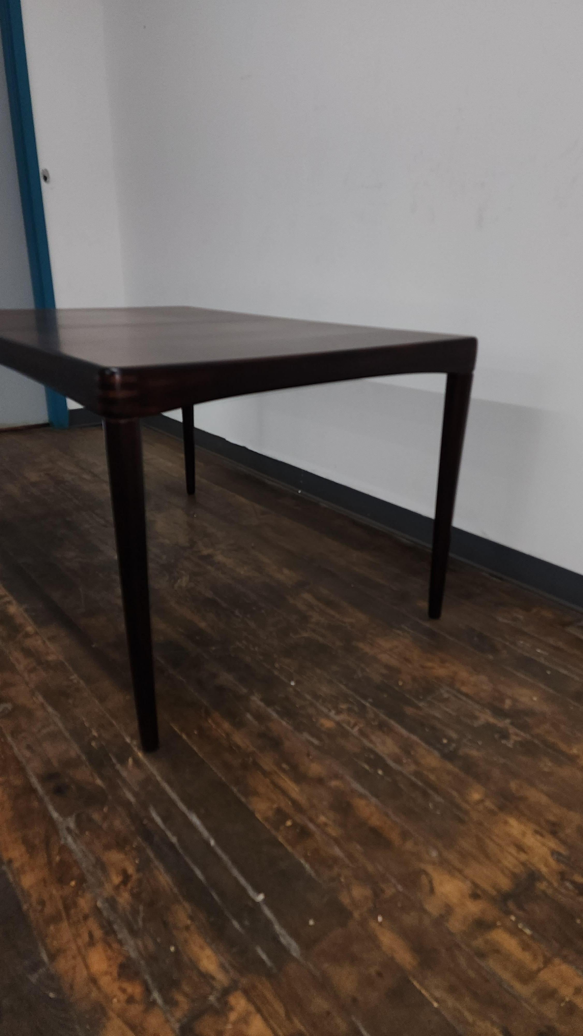 Scandinave moderne Table de salle à manger vintage en bois de rose par Bramin en vente