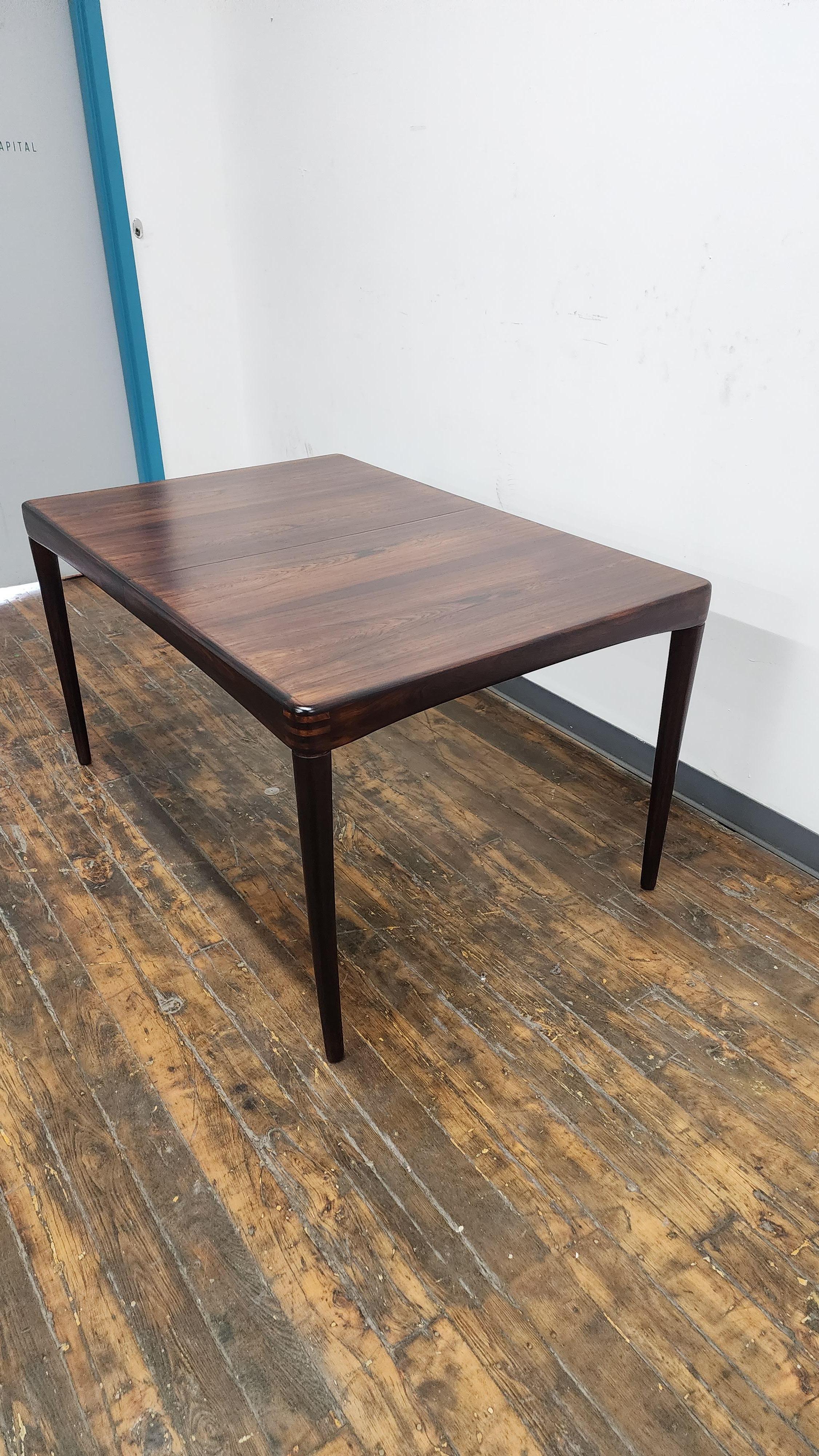 Danois Table de salle à manger vintage en bois de rose par Bramin en vente