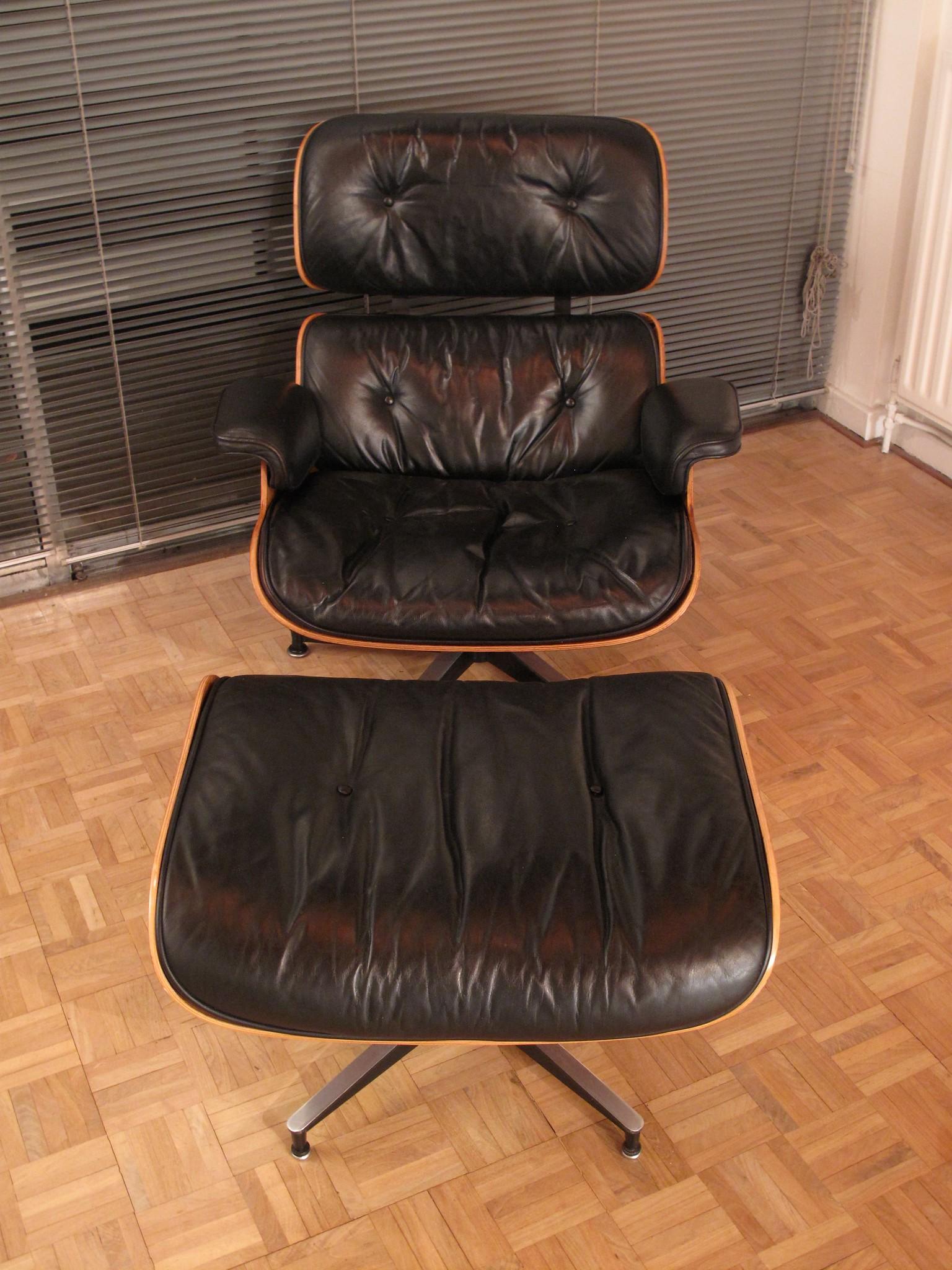 Vintage Rosewood Eames Lounge Chair and Ottoman 4