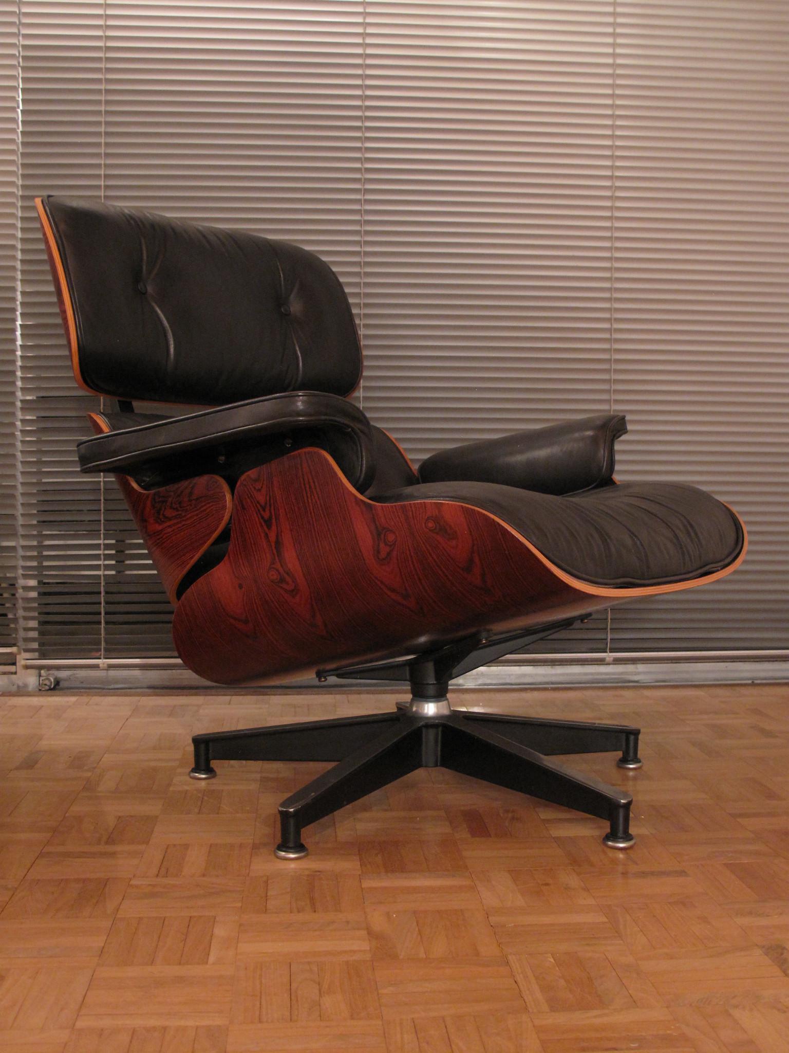 Vintage Rosewood Eames Lounge Chair and Ottoman 4