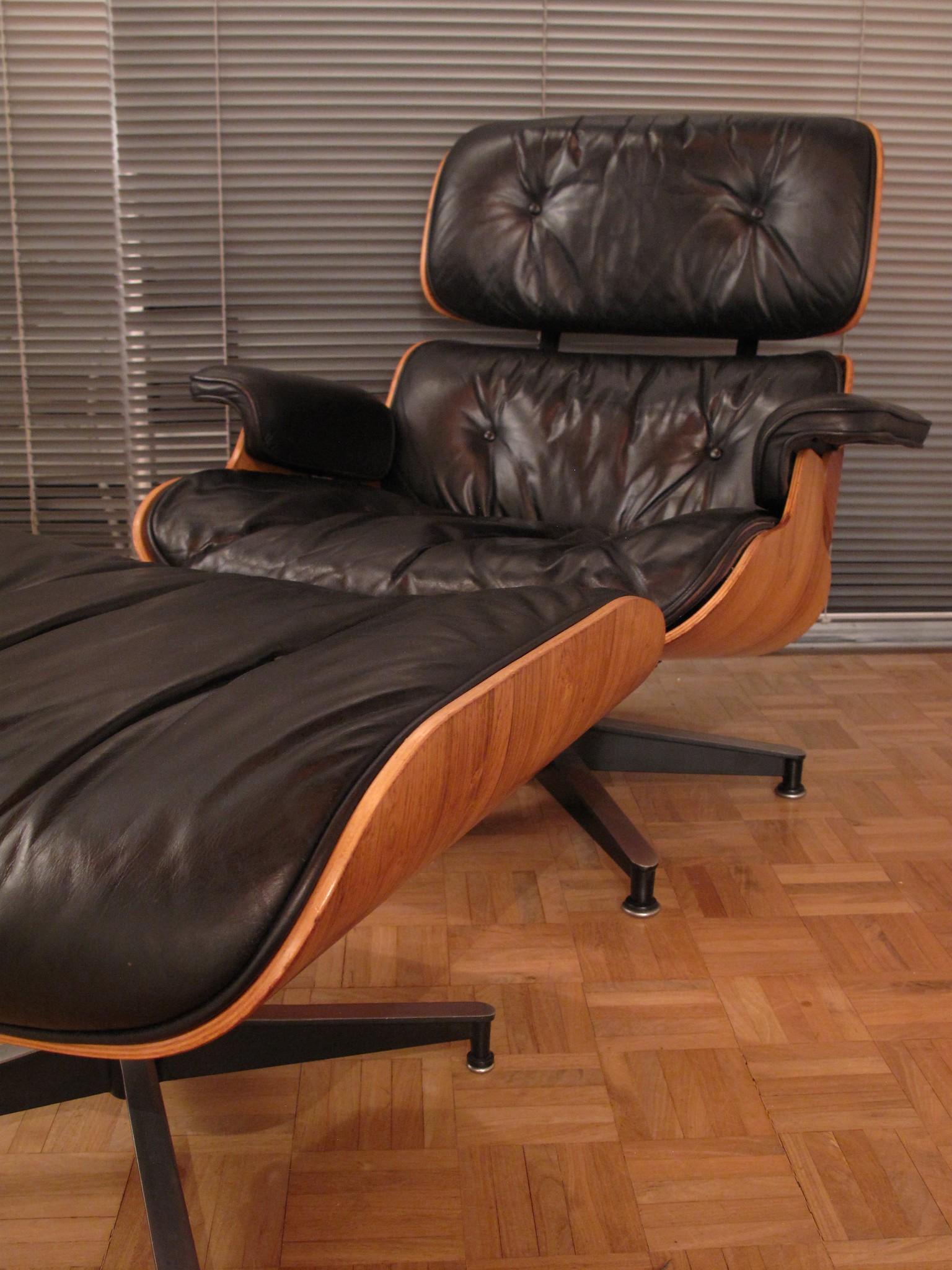 Vintage Rosewood Eames Lounge Chair and Ottoman 6