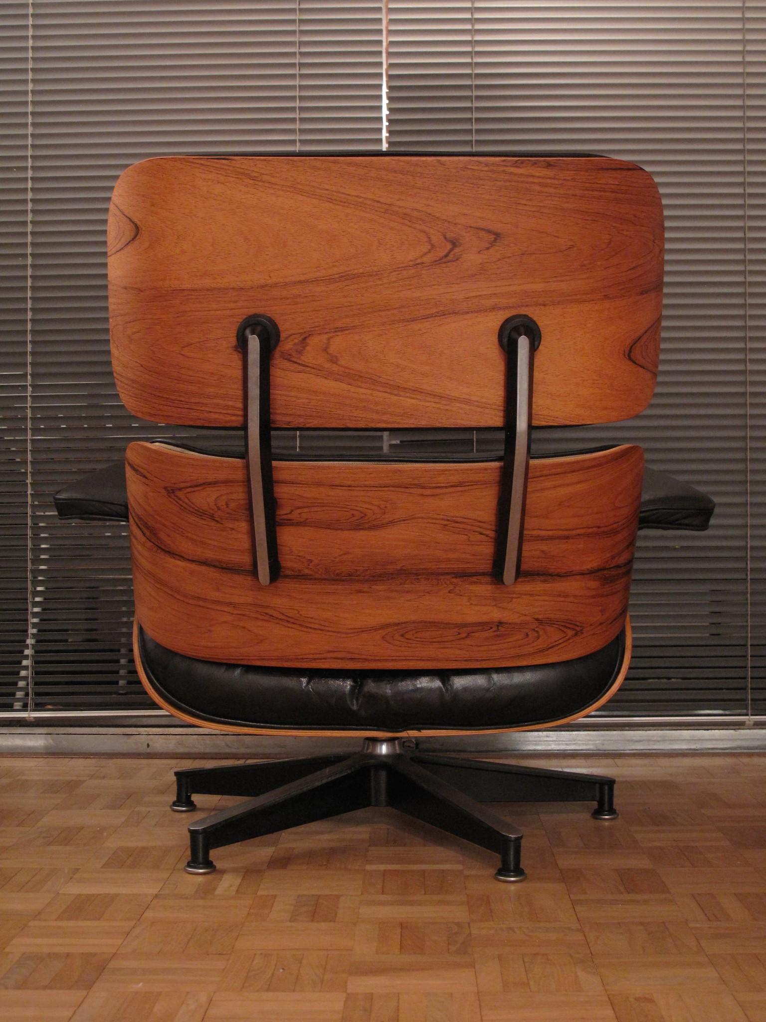 Mid-Century Modern Vintage Rosewood Eames Lounge Chair and Ottoman