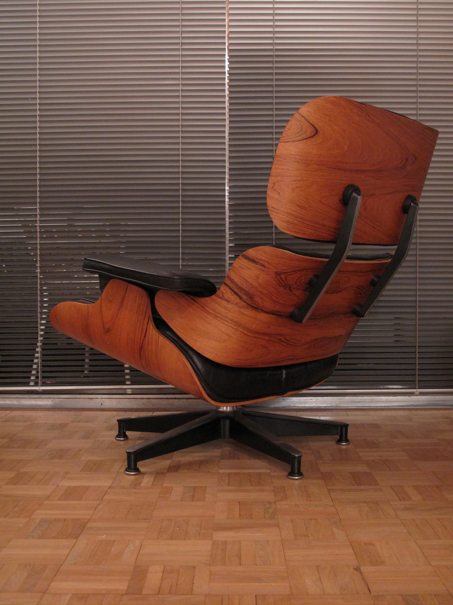 American Vintage Rosewood Eames Lounge Chair and Ottoman