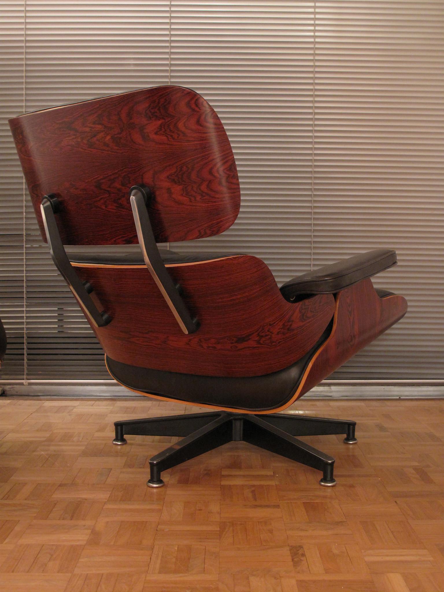 Late 20th Century Vintage Rosewood Eames Lounge Chair and Ottoman