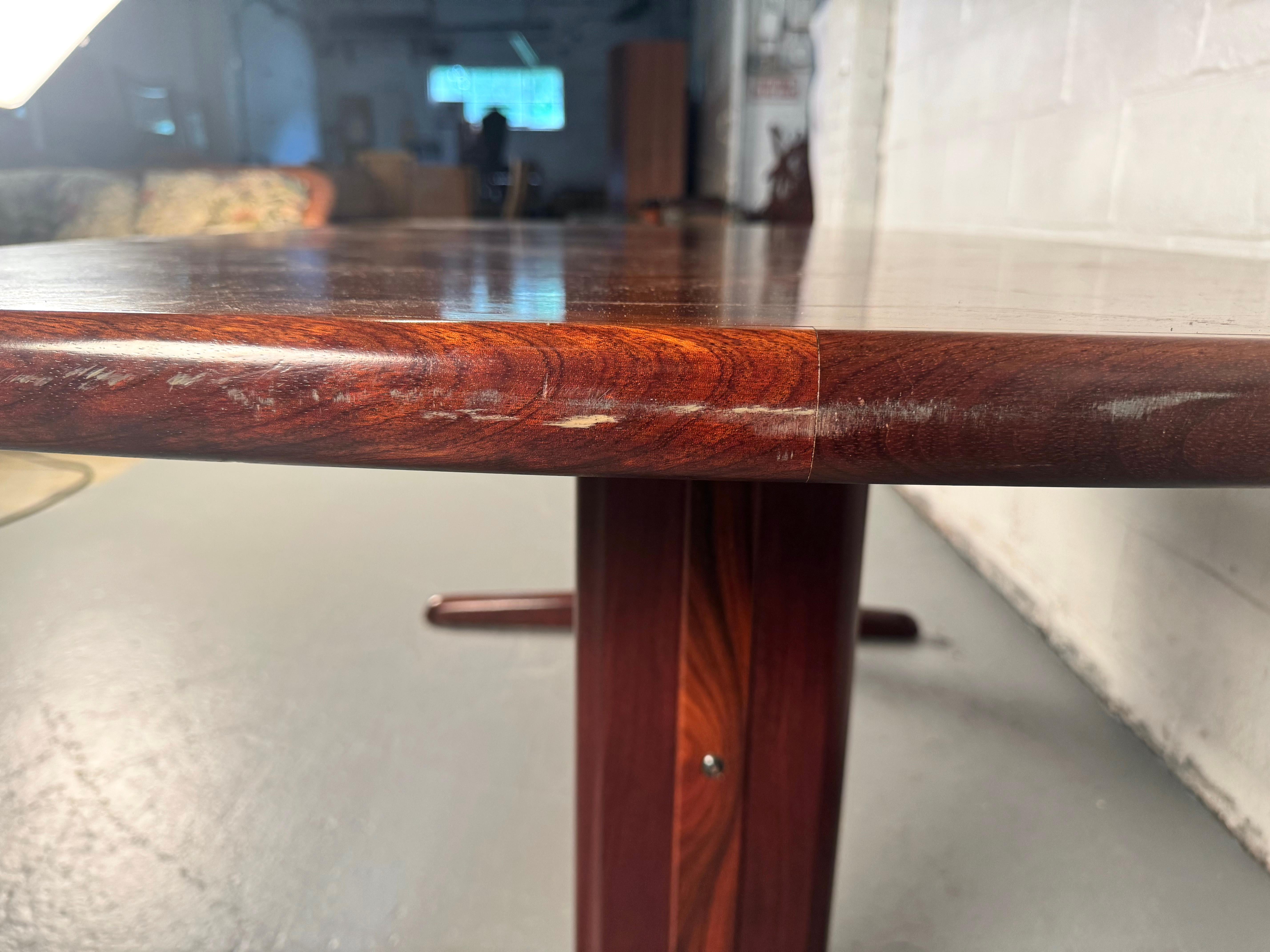 Table à manger extensible en bois de rose vintage en vente 3