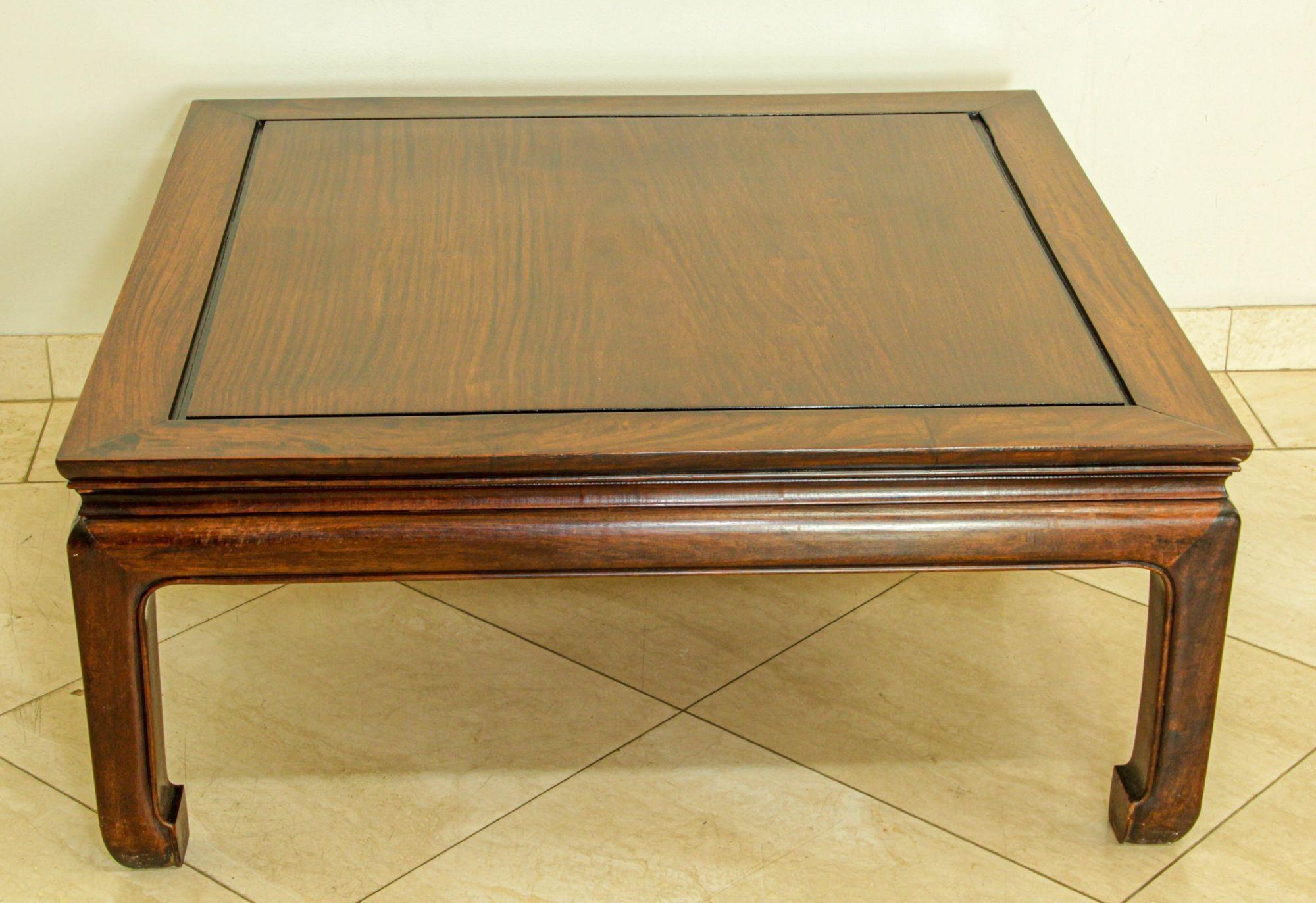 Table basse chinoise vintage de style Ming avec pieds en sabot de cheval en orme massif en vente 5