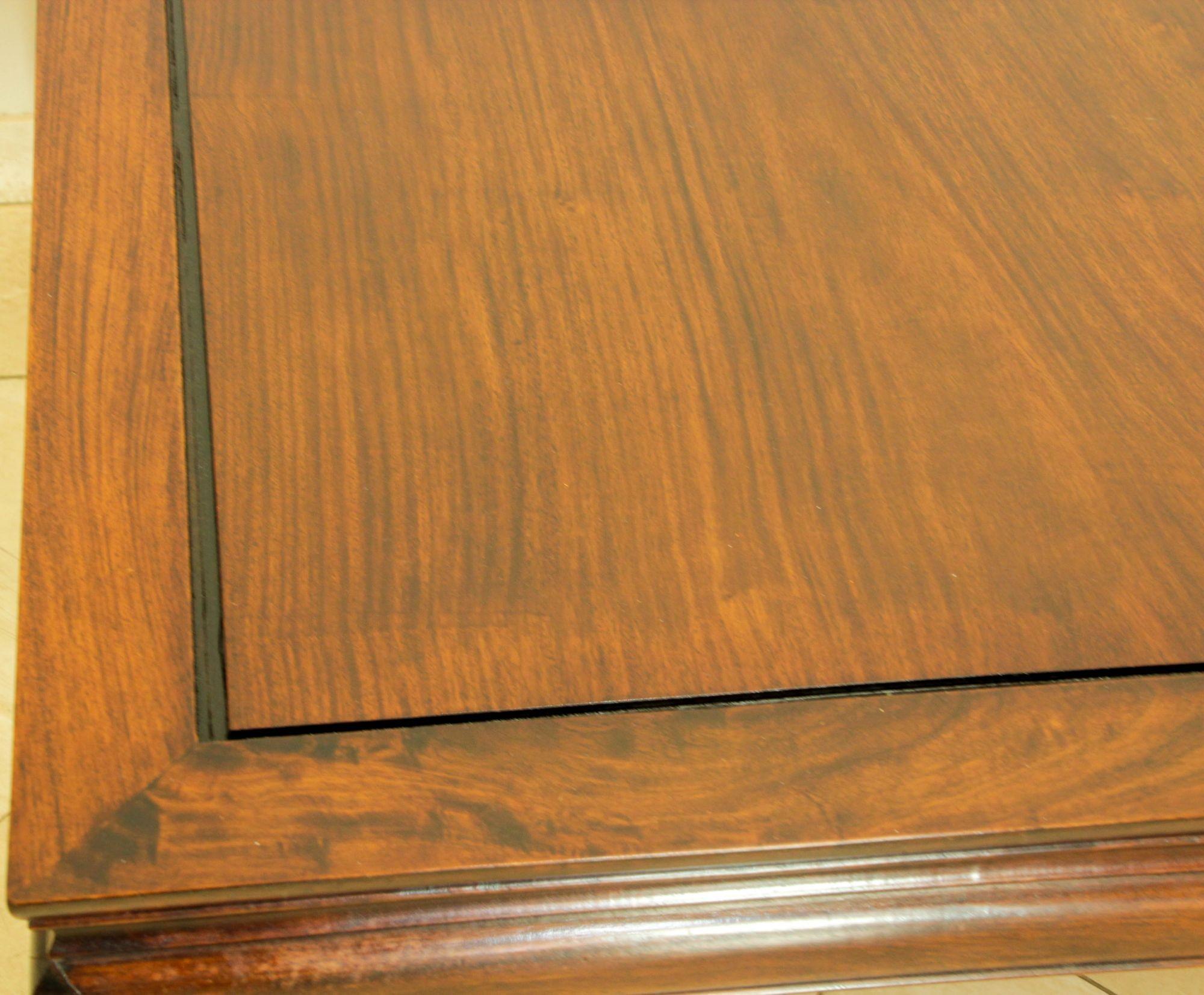 Chinois Table basse chinoise vintage de style Ming avec pieds en sabot de cheval en orme massif en vente