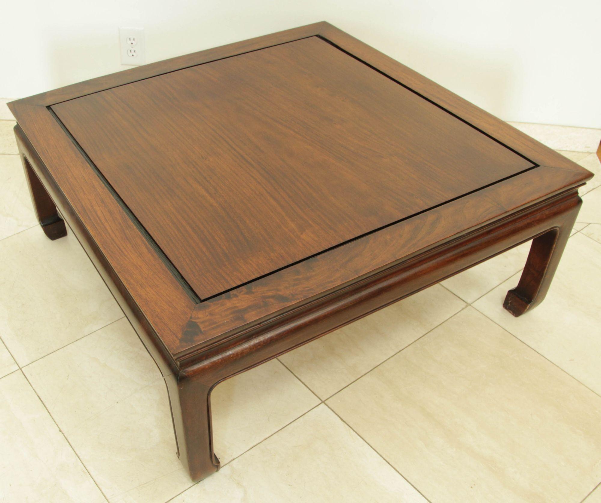 Orme Table basse chinoise vintage de style Ming avec pieds en sabot de cheval en orme massif en vente