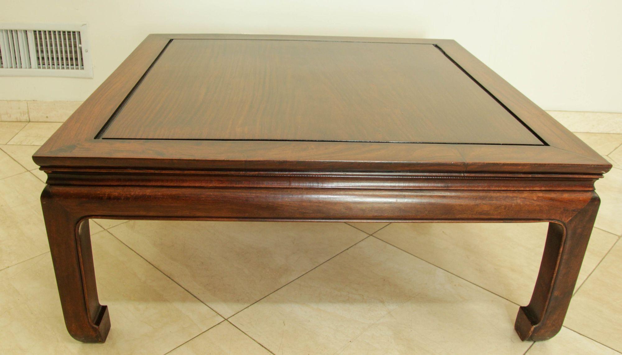 Table basse chinoise vintage de style Ming avec pieds en sabot de cheval en orme massif en vente 1