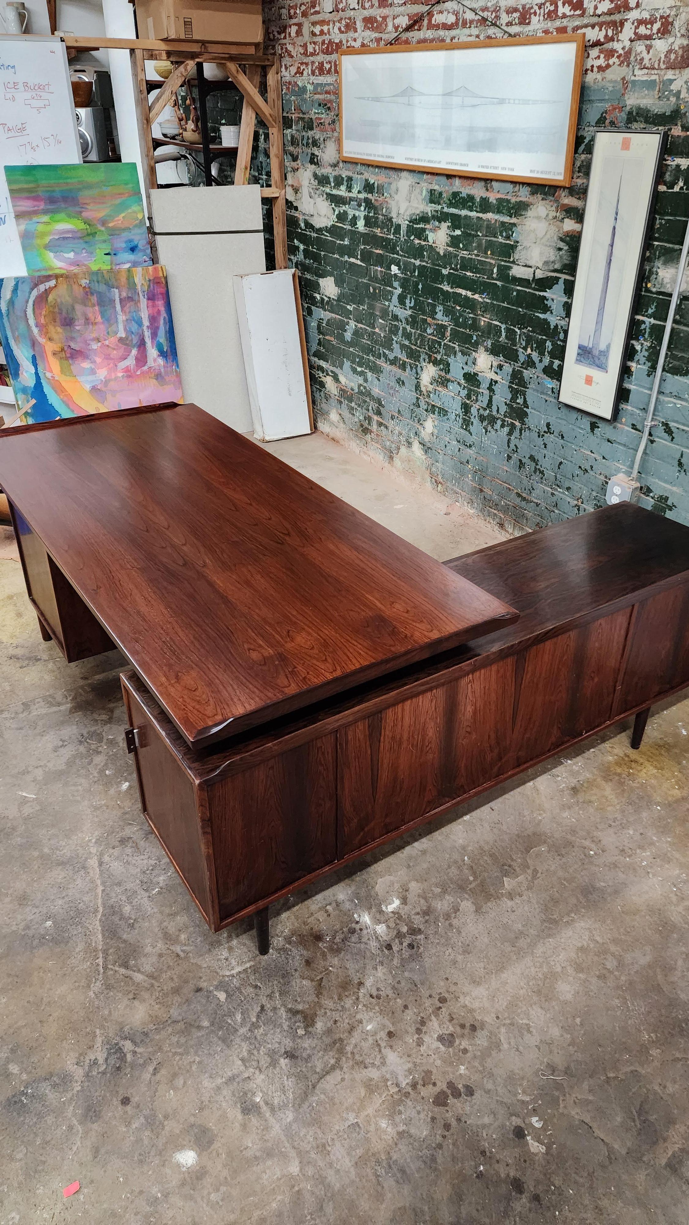 Vintage Rosewood Model 208 Desk by Arne Vodder for Sibast 2